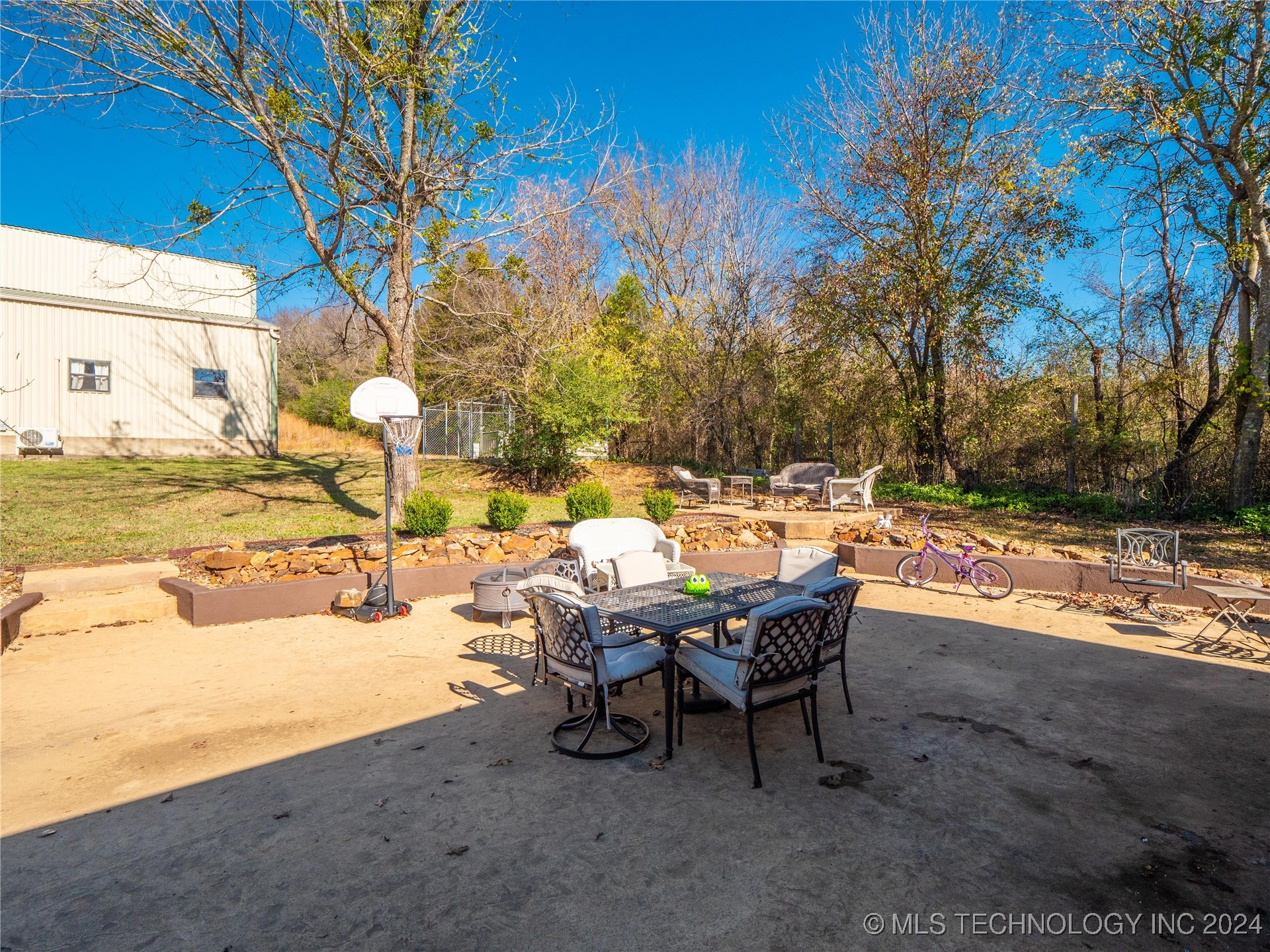 239 N Carbon Property Photo 34