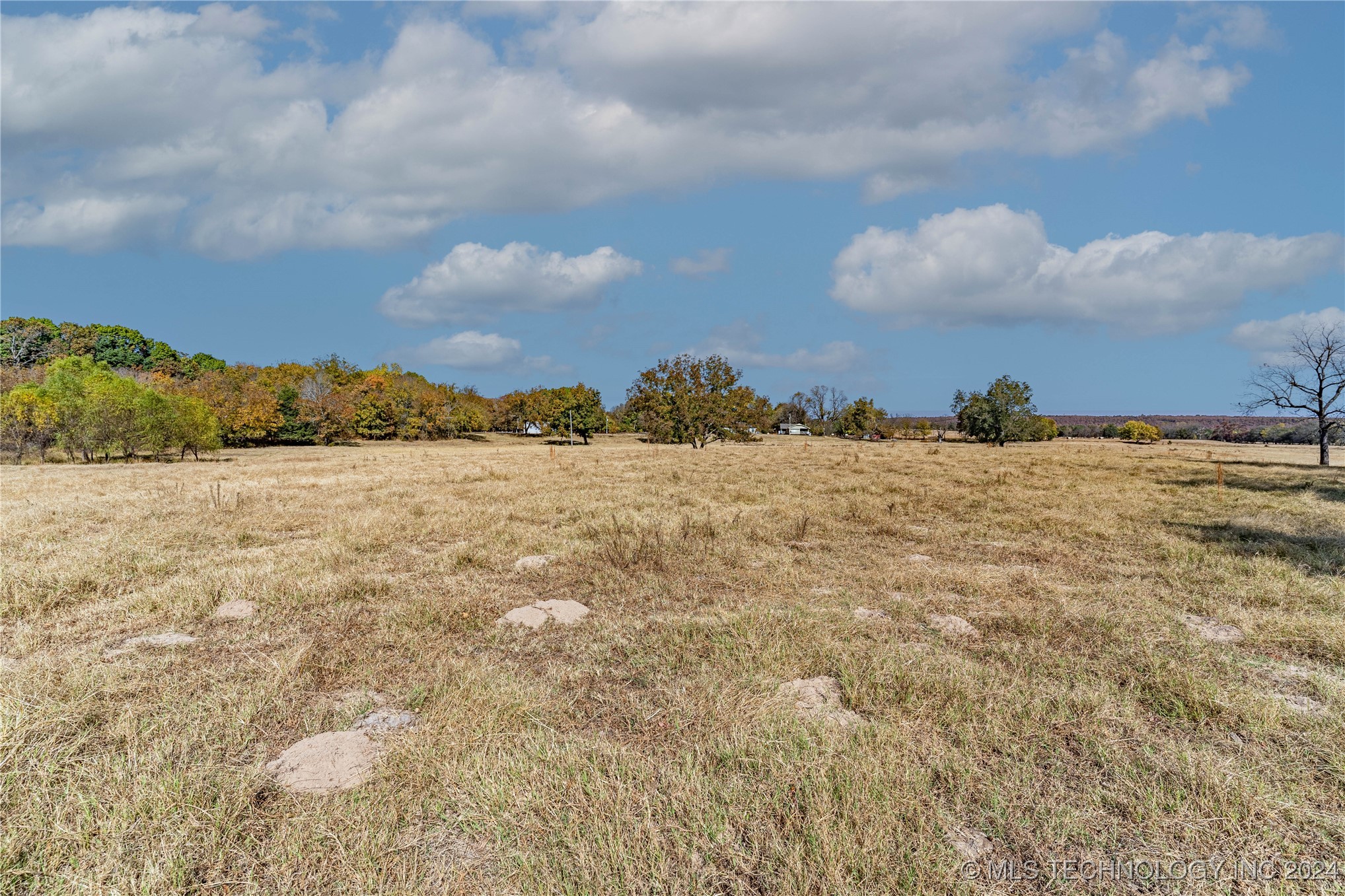 110917 S 4043 Road Property Photo 2