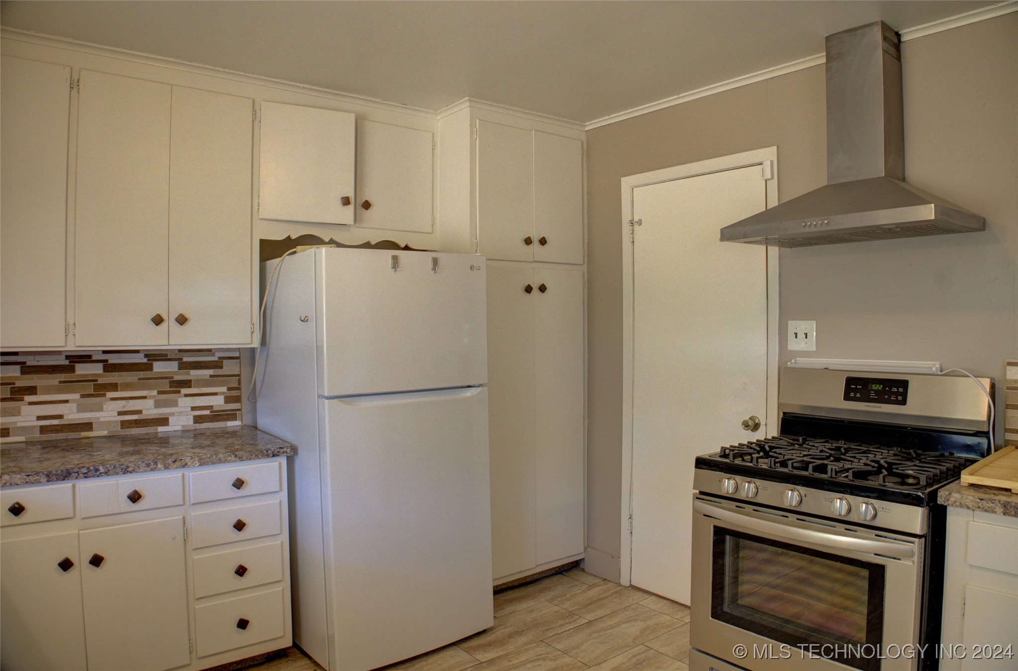 430 S 80th East Avenue Property Photo 12