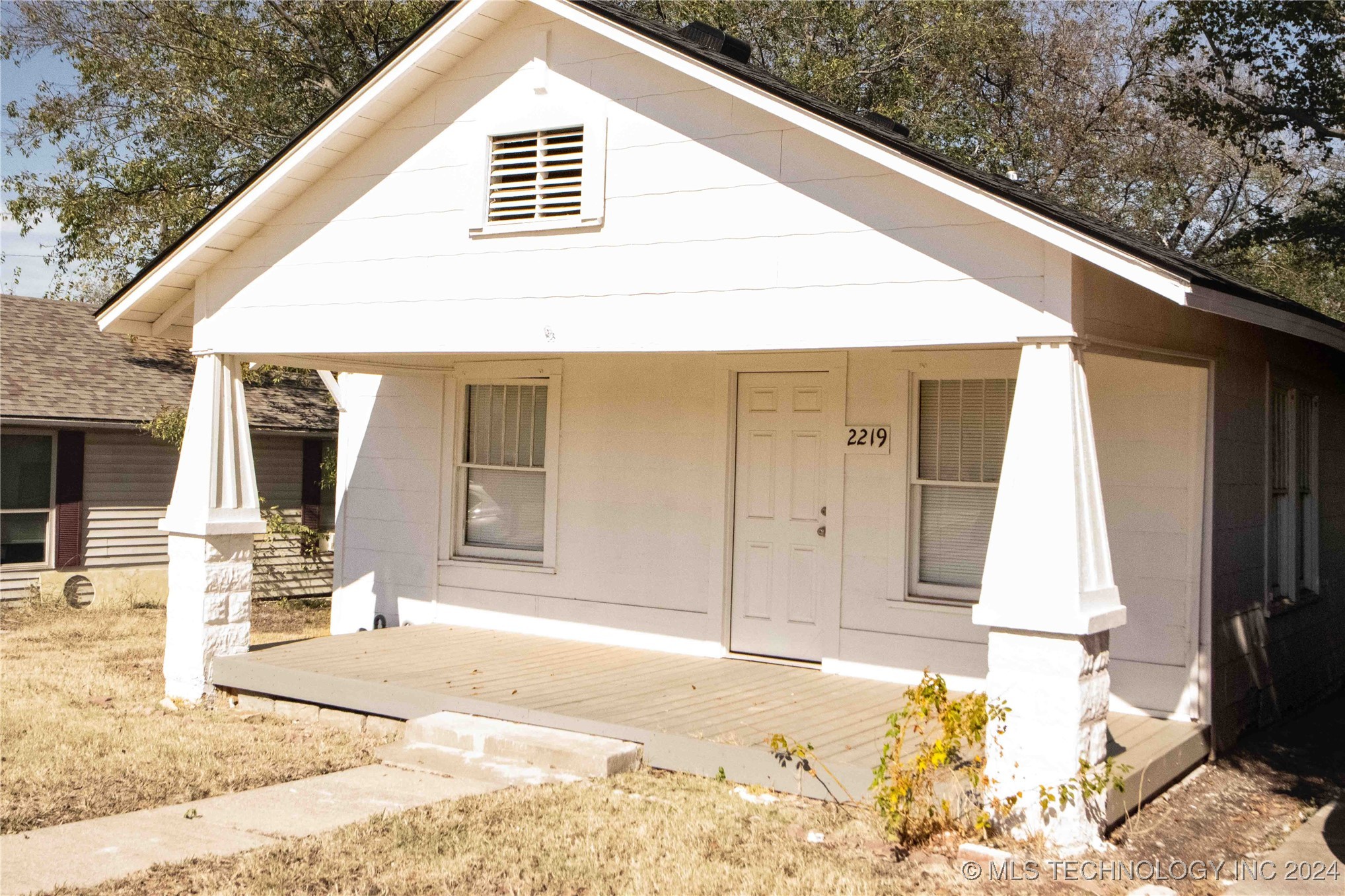 2219 W 41st Street Property Photo
