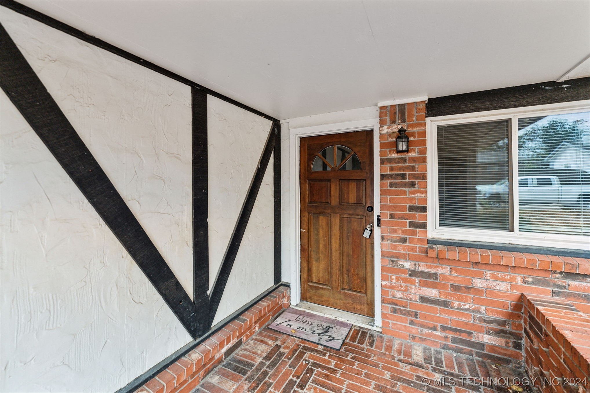 1114 N Kansas Avenue Property Photo 4