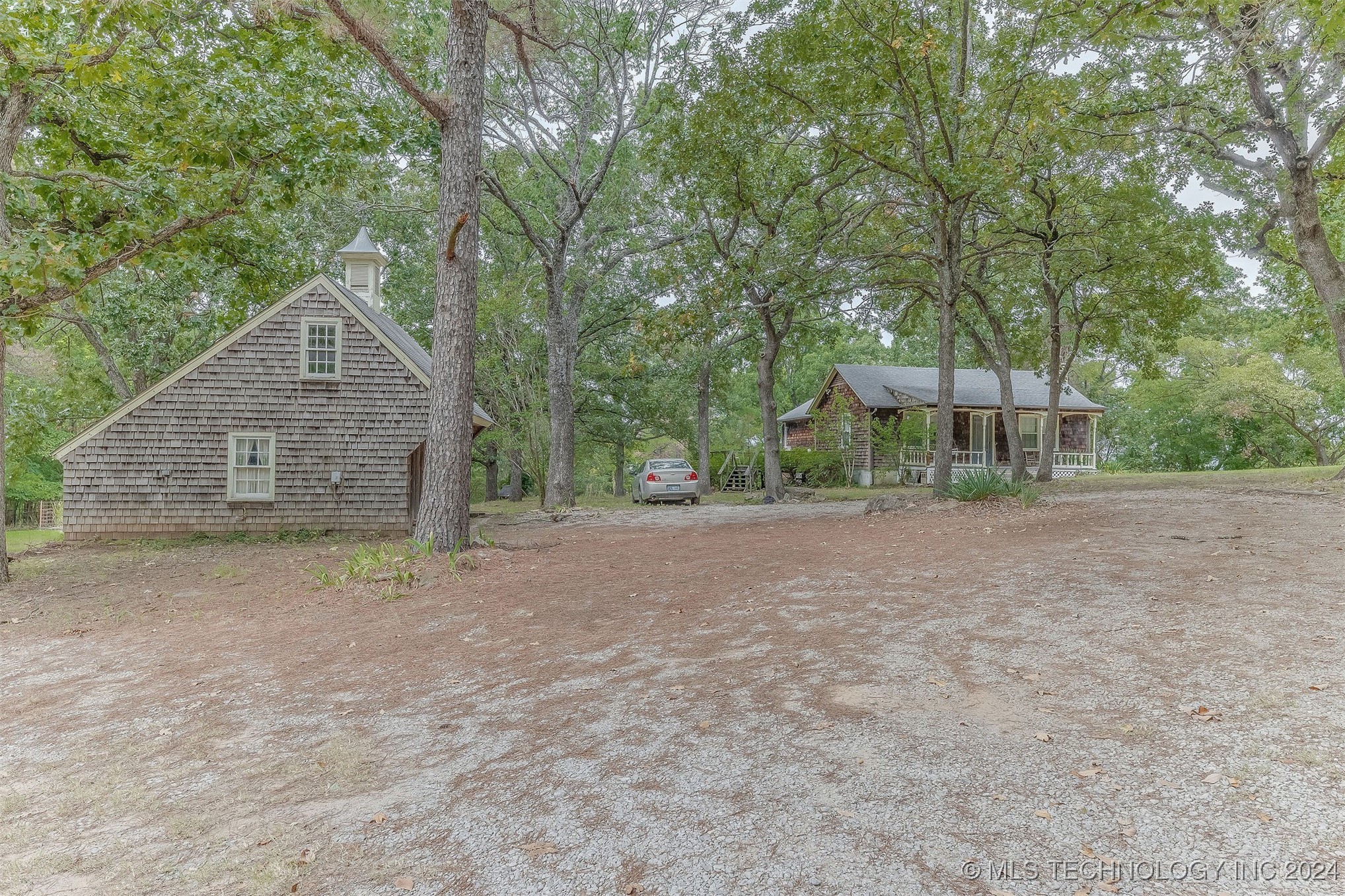 11900 S 18th Street Property Photo 3