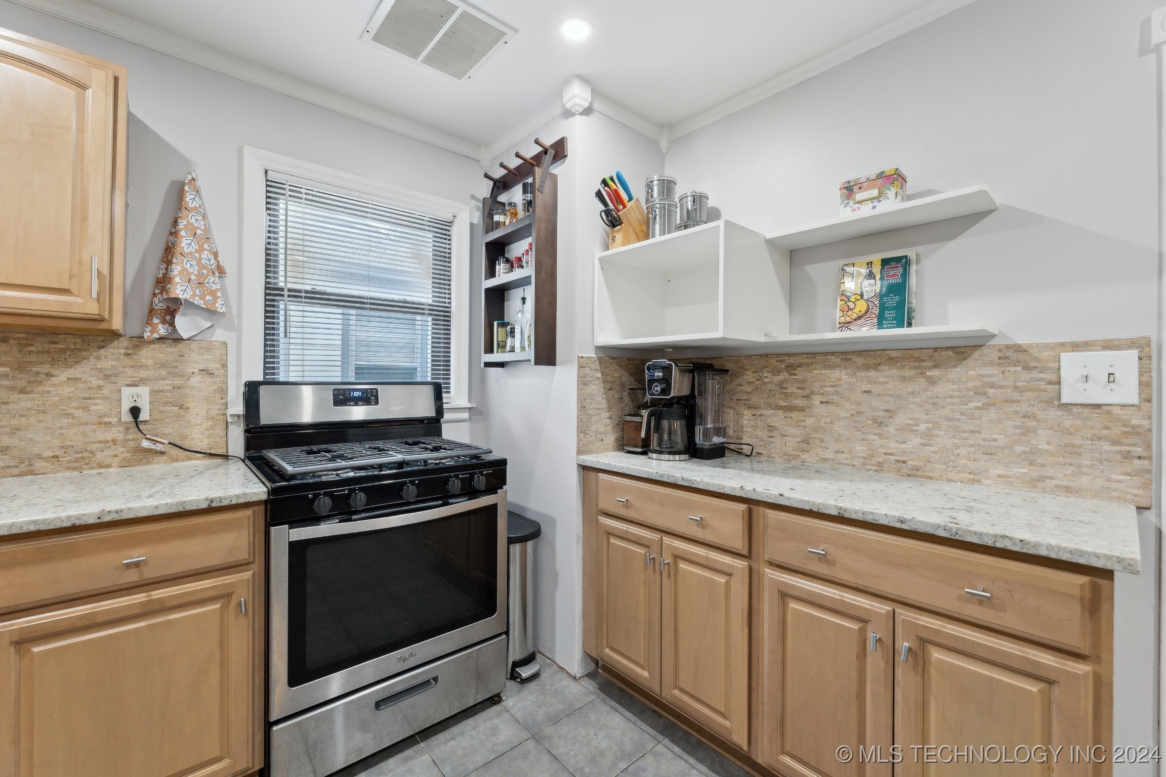 4644 S Troost Avenue Property Photo 10