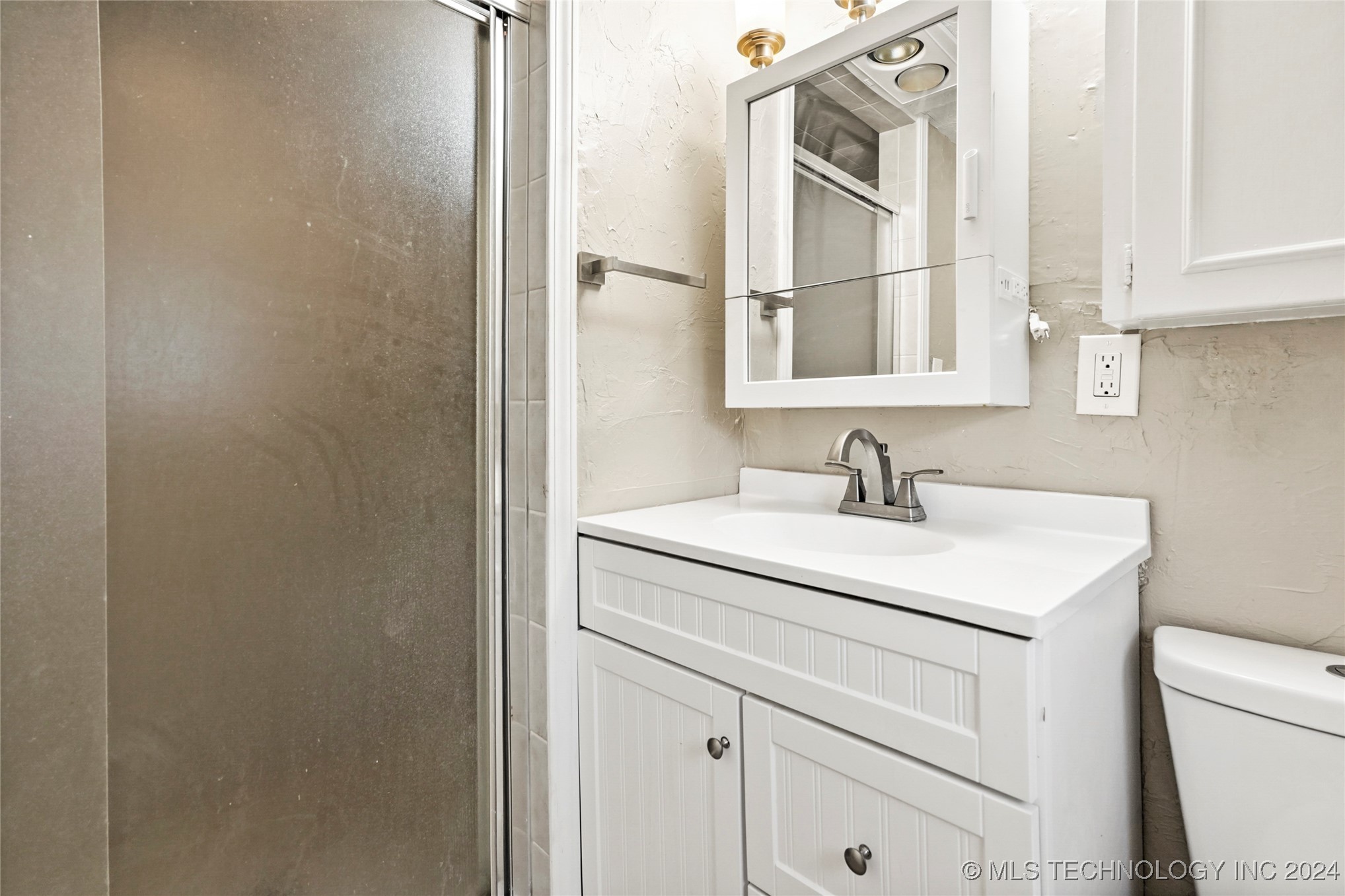 1545 E 37th Place Property Photo 30