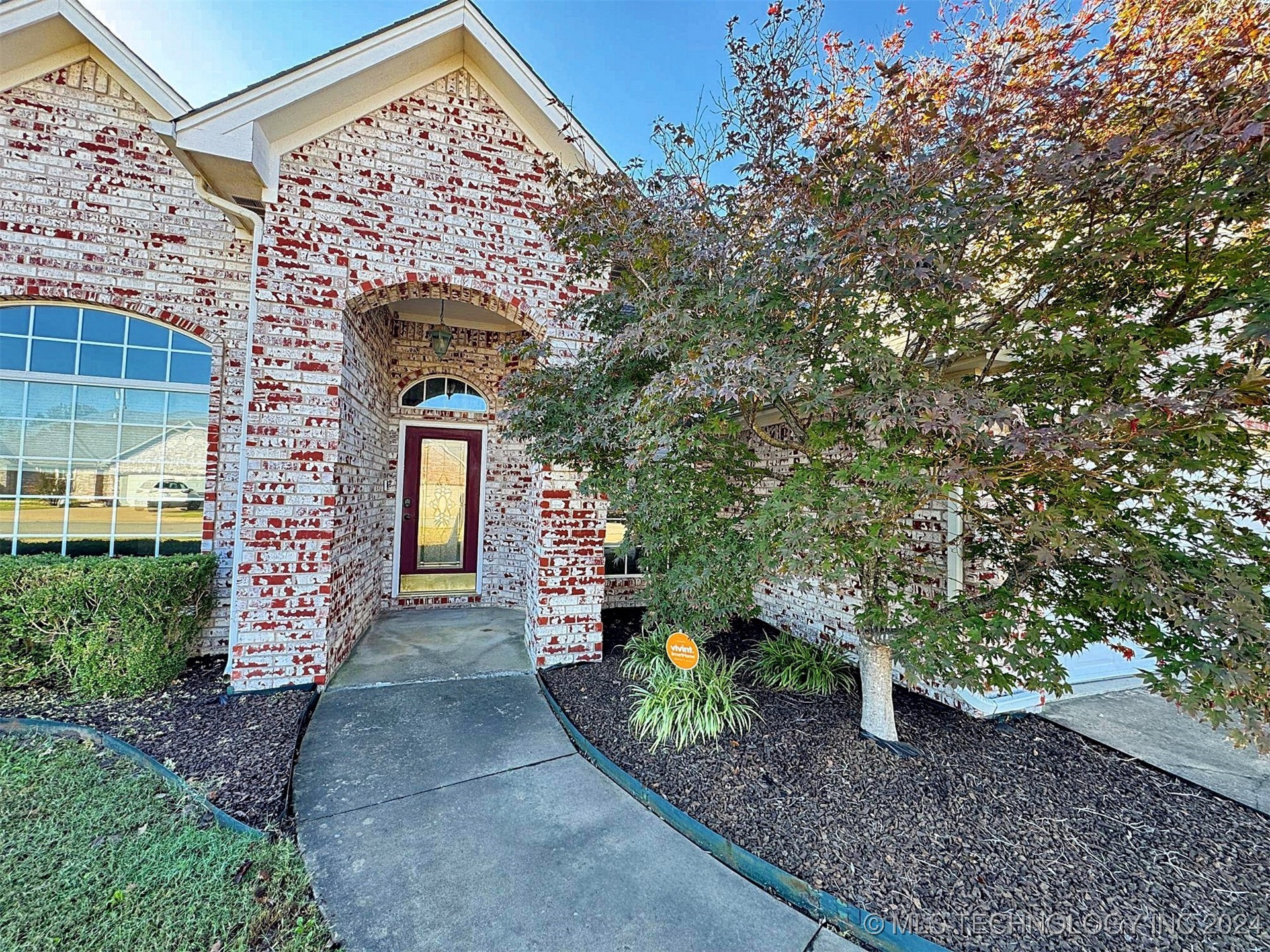 1530 Redwood Place Property Photo 6