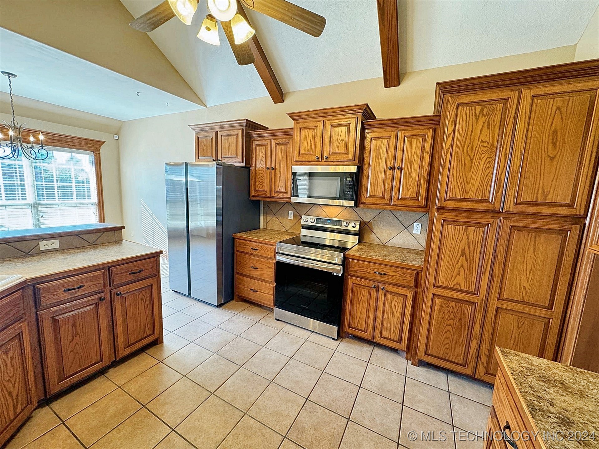 1530 Redwood Place Property Photo 23