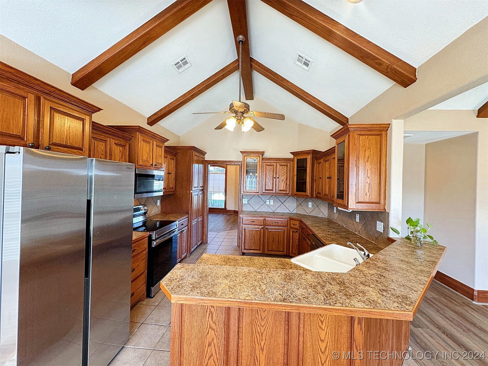 1530 Redwood Place Property Photo 24