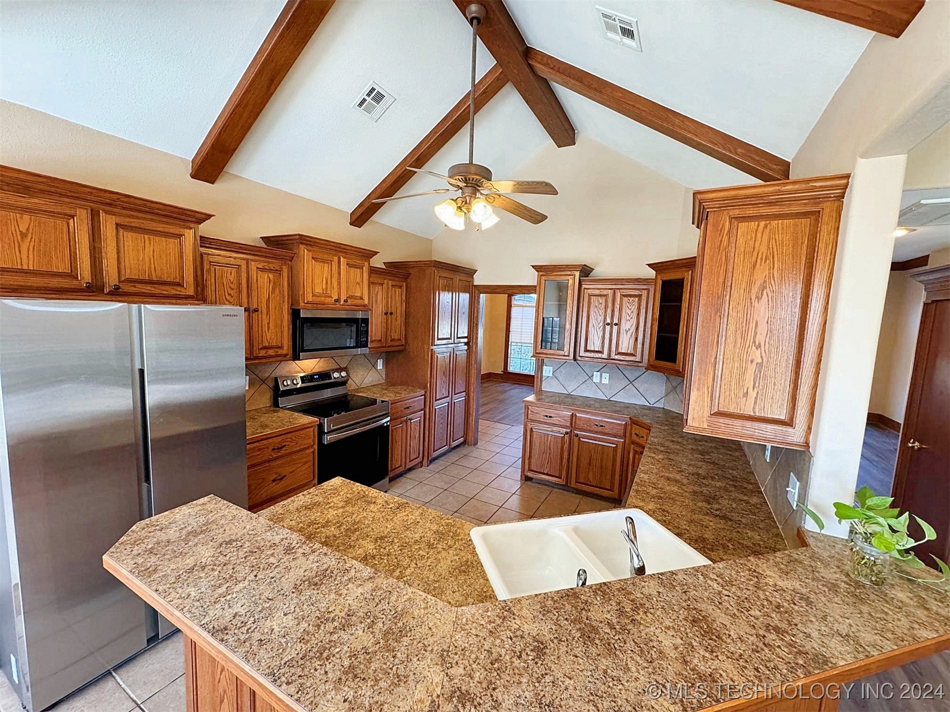 1530 Redwood Place Property Photo 25