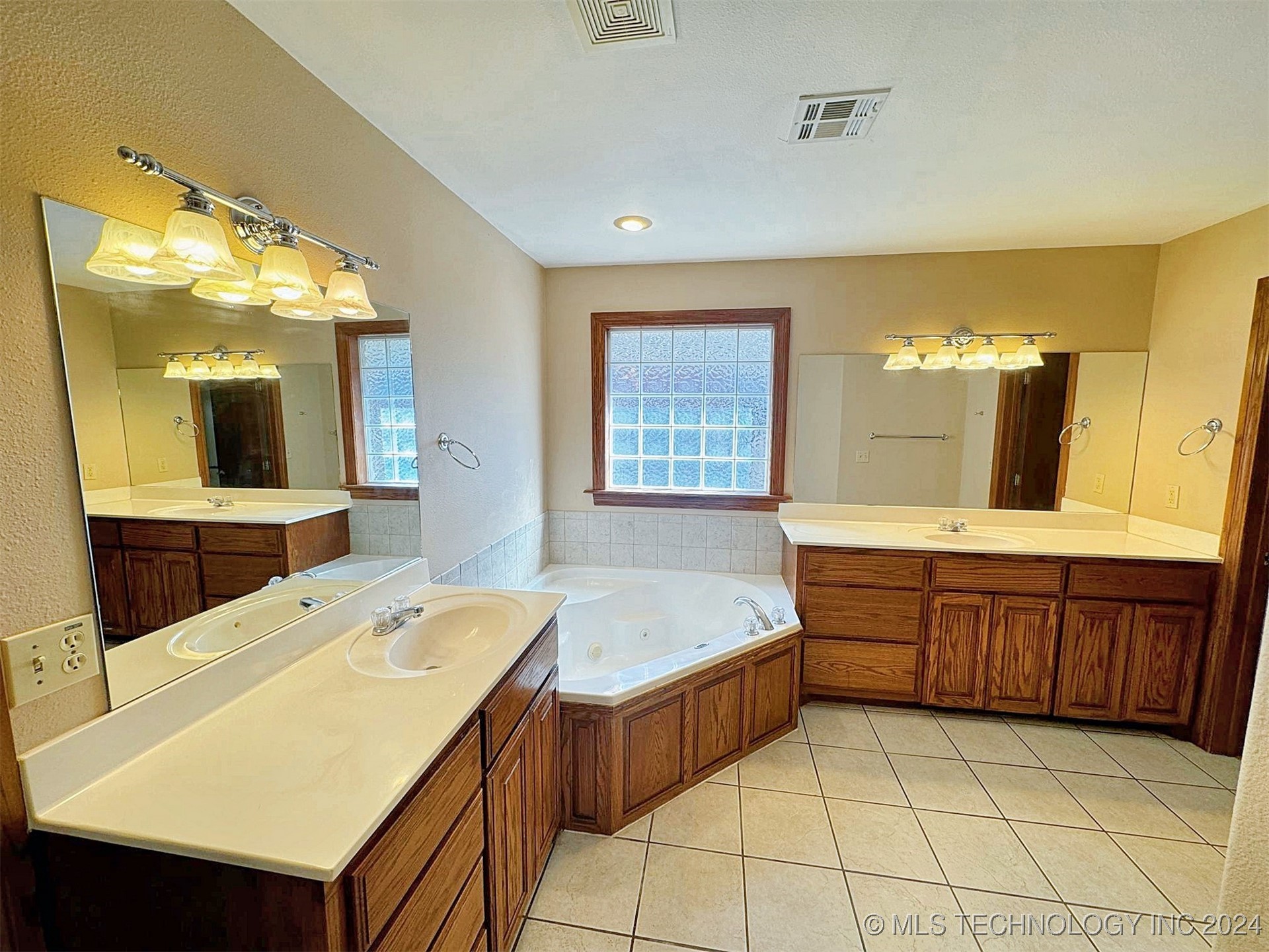 1530 Redwood Place Property Photo 43