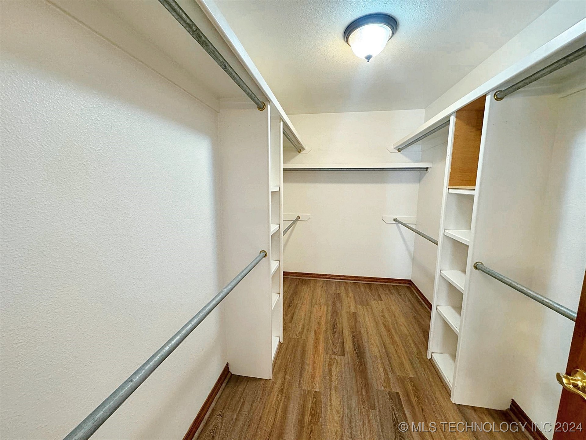 1530 Redwood Place Property Photo 46