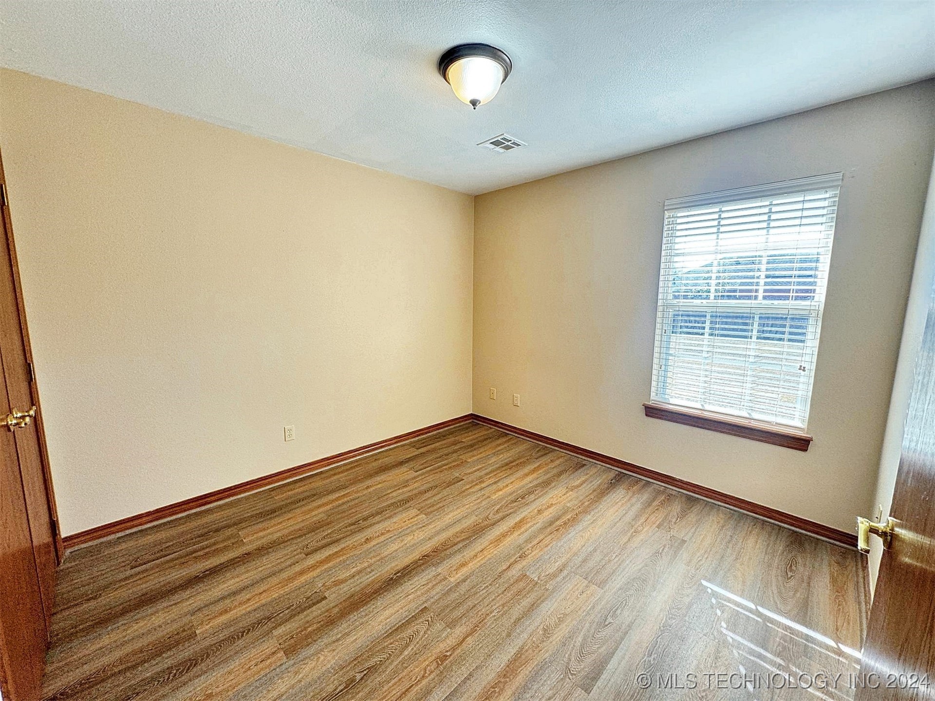 1530 Redwood Place Property Photo 54