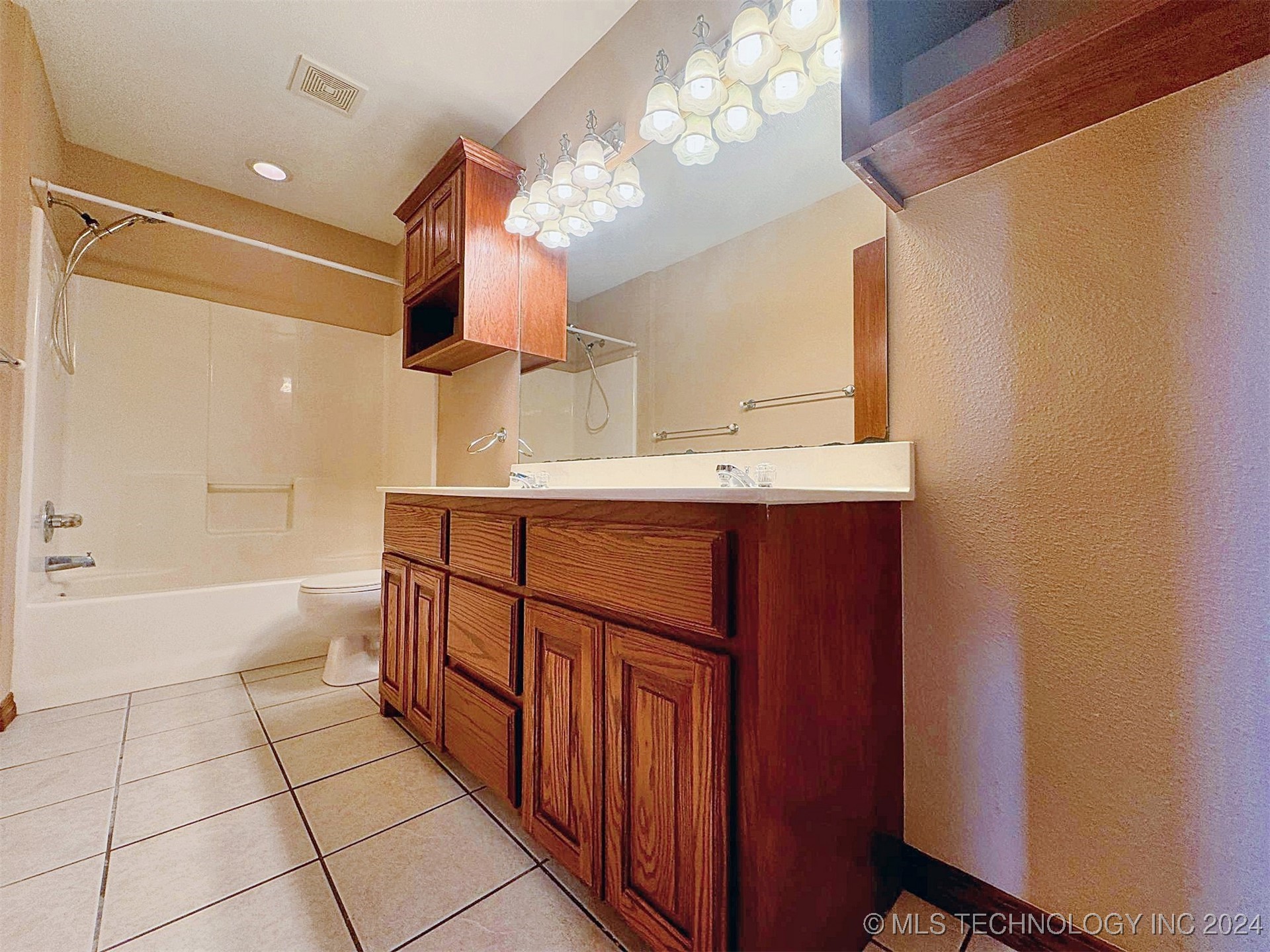 1530 Redwood Place Property Photo 59