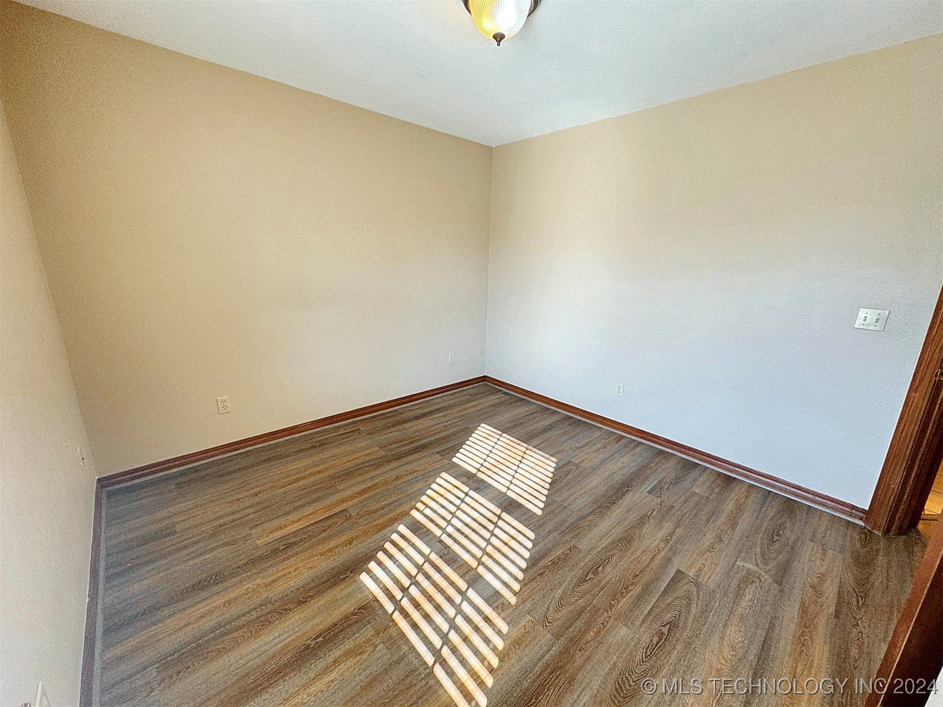 1530 Redwood Place Property Photo 63