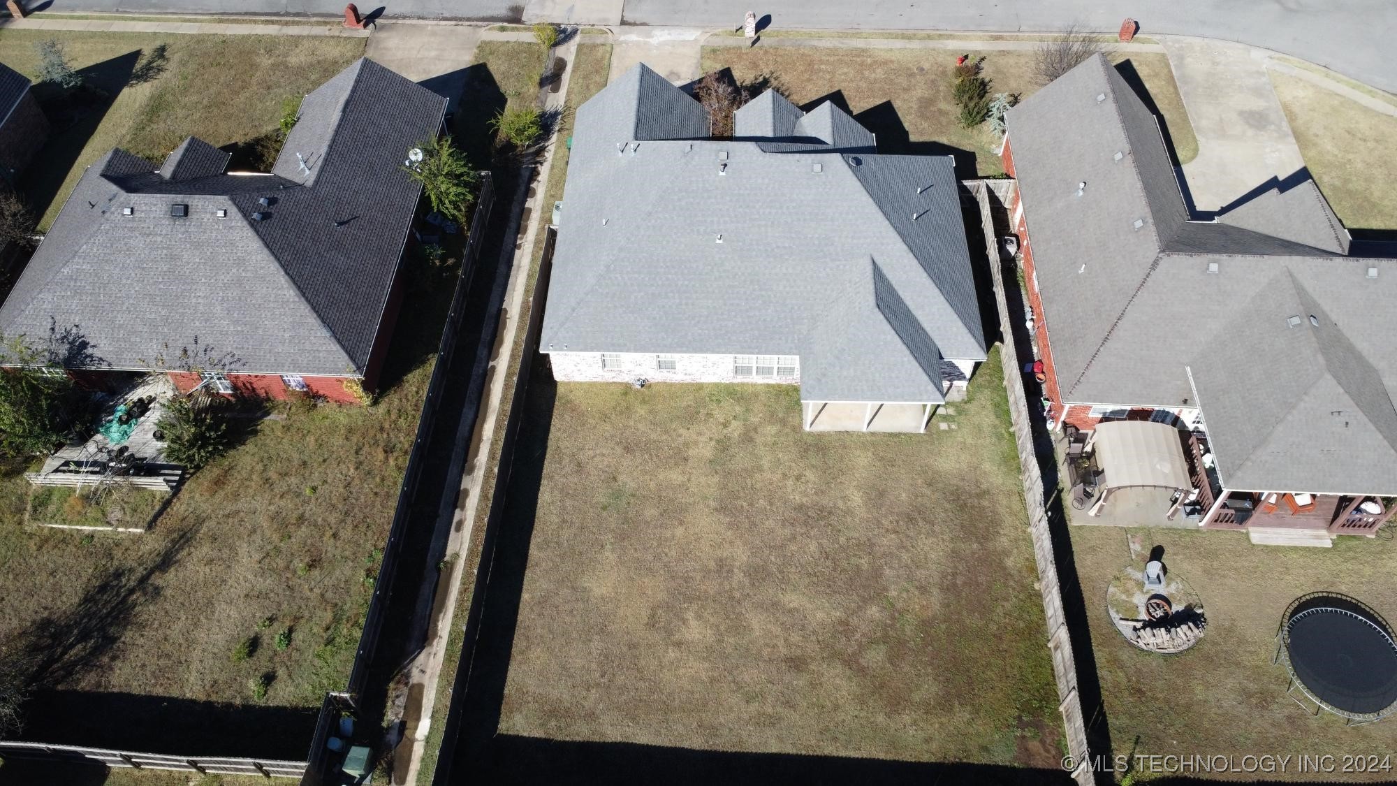 1530 Redwood Place Property Photo 73