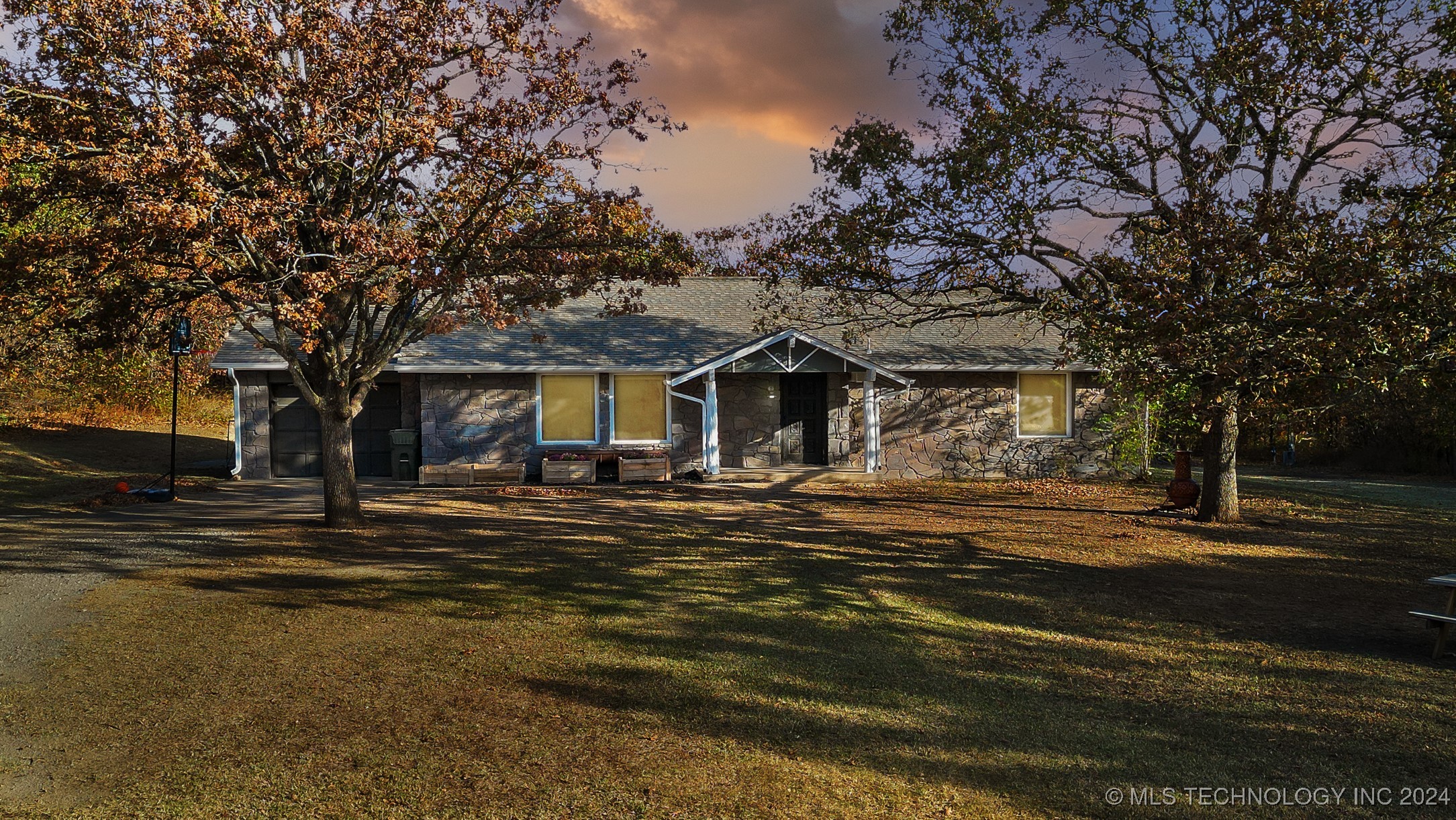 361935 E 5700 Road Property Photo 2