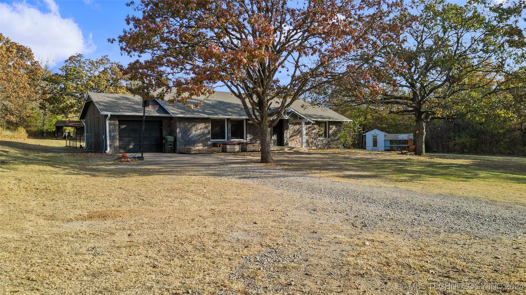 361935 E 5700 Road Property Photo 3