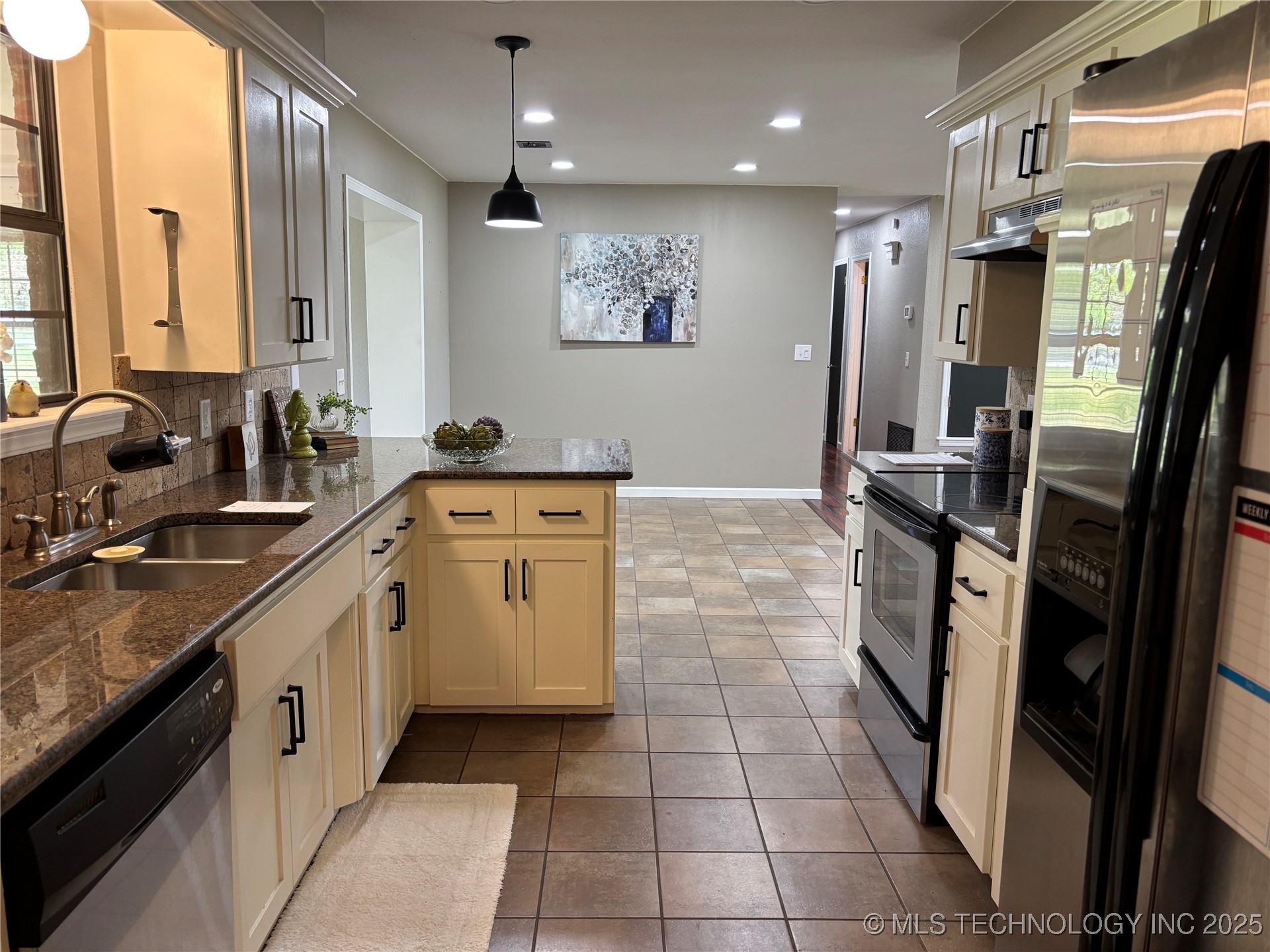 115 Spruce Street Property Photo 6