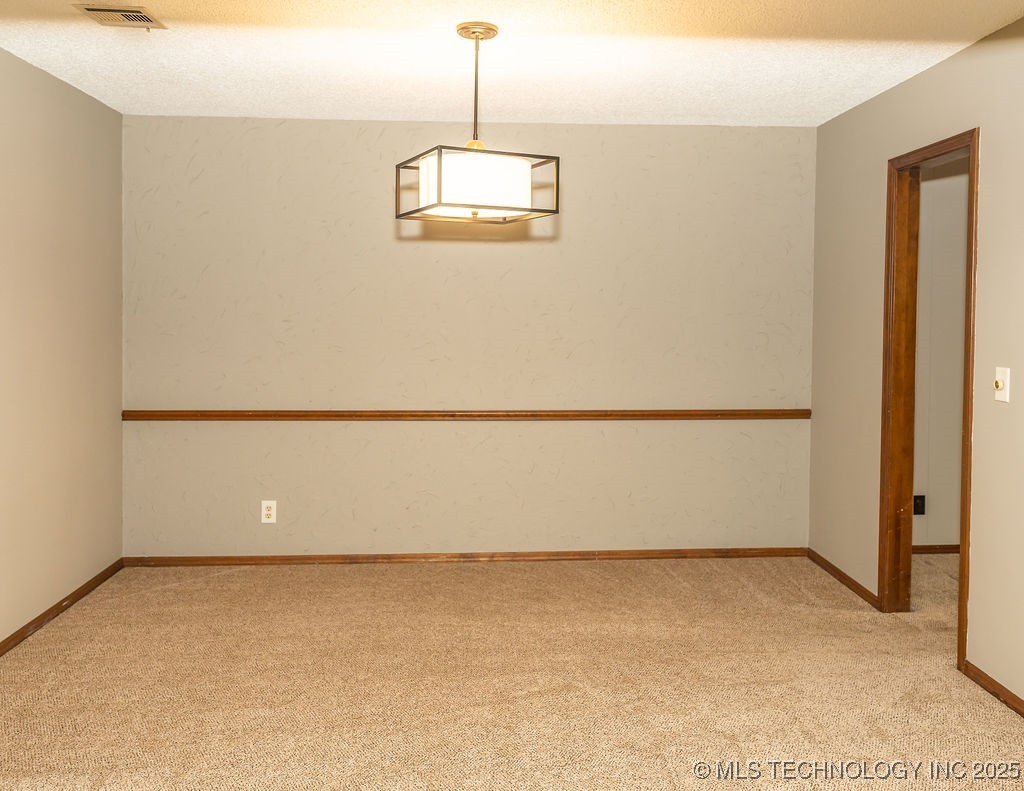 4626 Rolling Meadows Road Property Photo 5