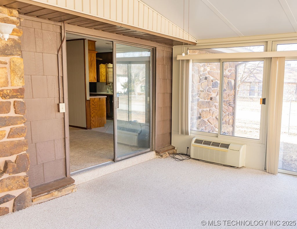 4626 Rolling Meadows Road Property Photo 18