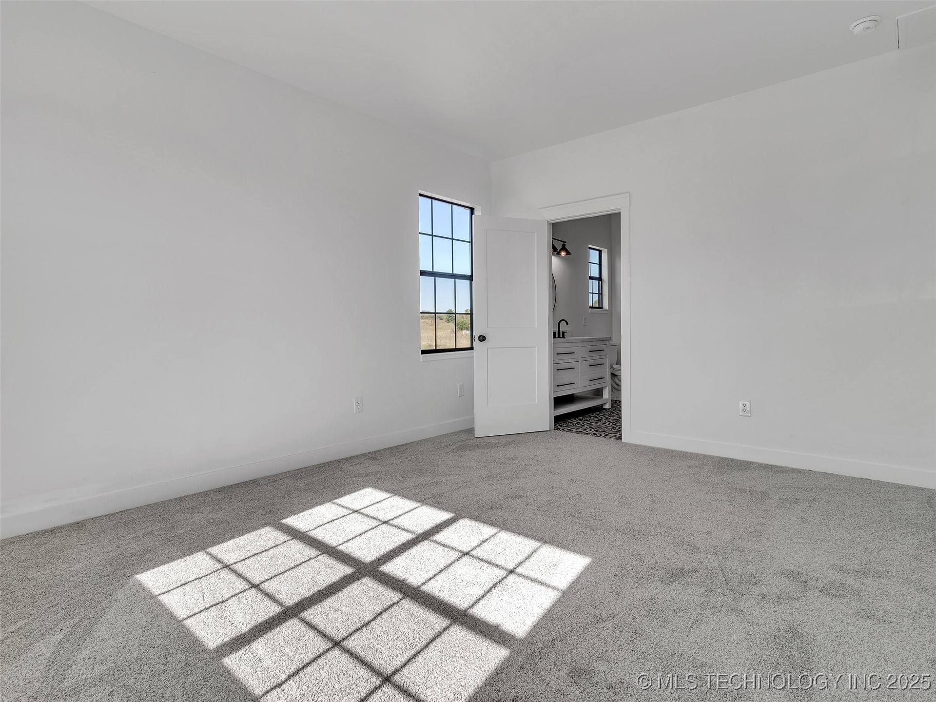 3744 Rosefinch Property Photo 9