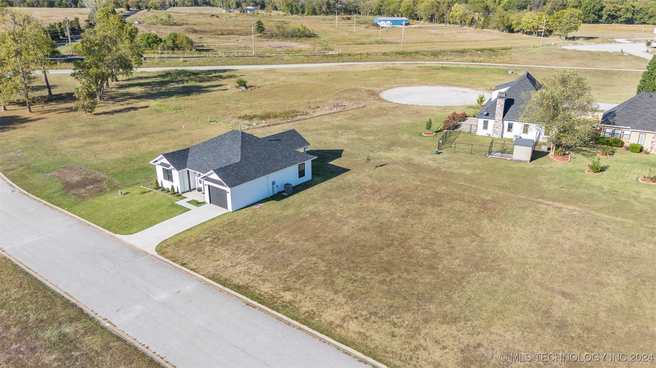 3744 Rosefinch Property Photo 24