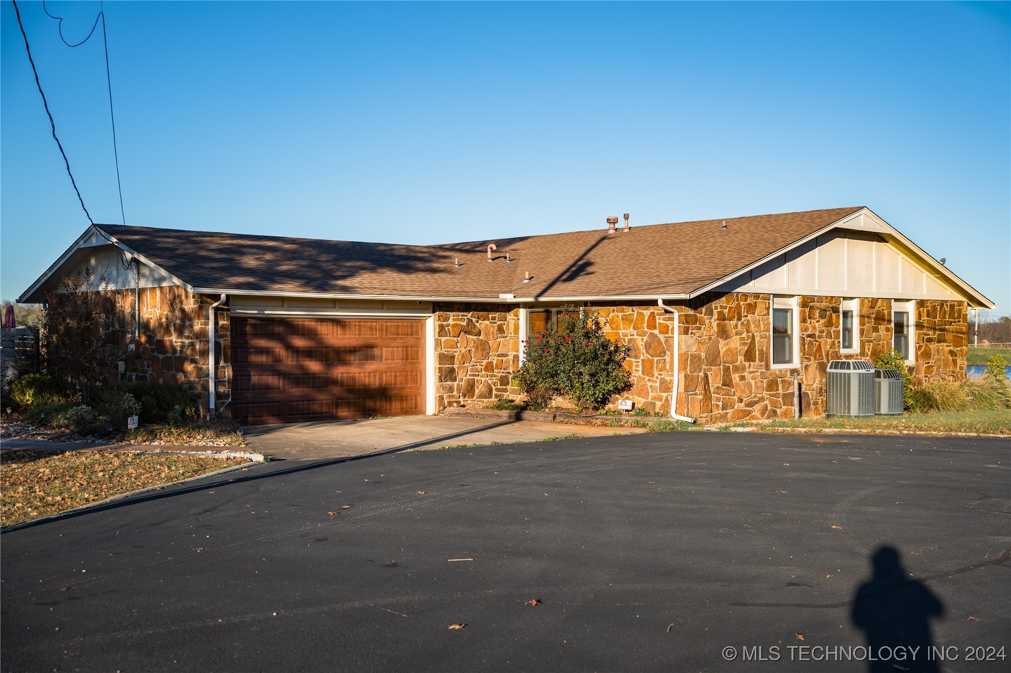 18225 S 79th East Avenue Property Photo 6