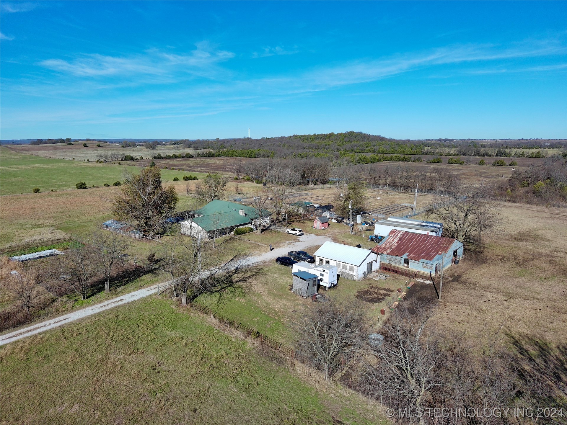 438498 E 370 Road Property Photo