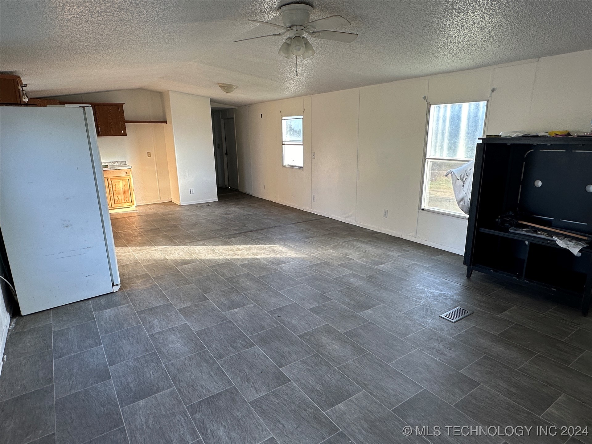 504 2nd Property Photo 2