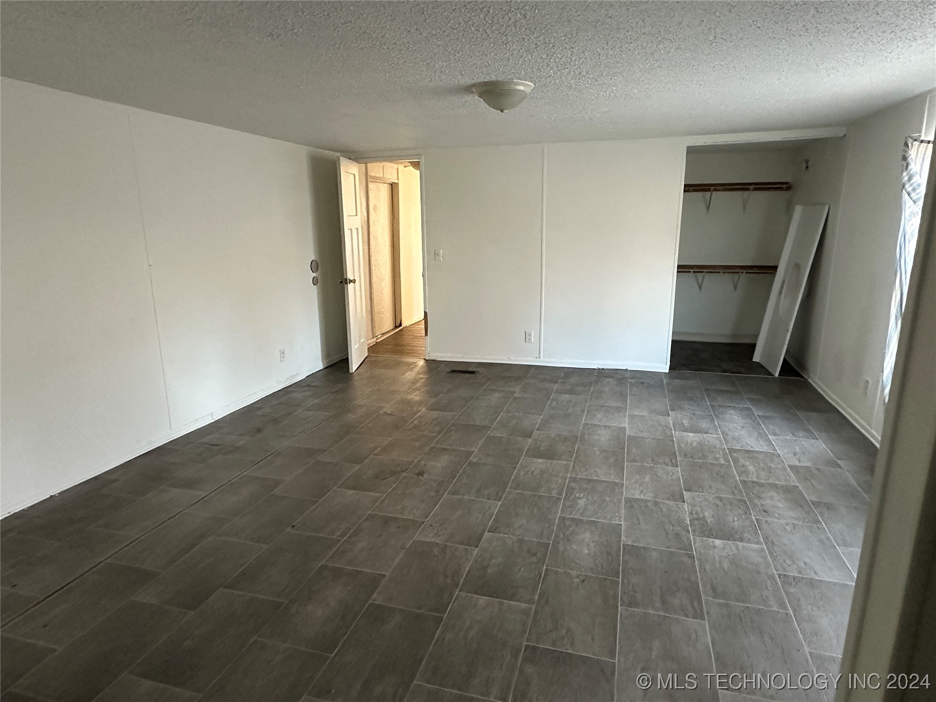 504 2nd Property Photo 7
