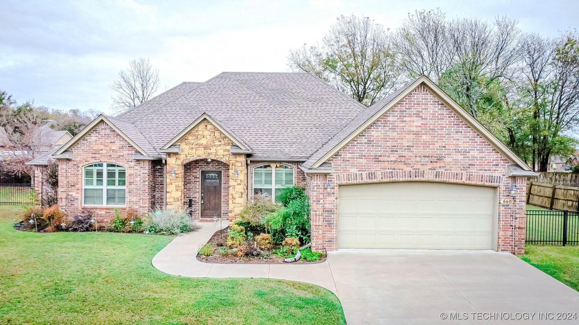 660 Richmond Circle Property Photo