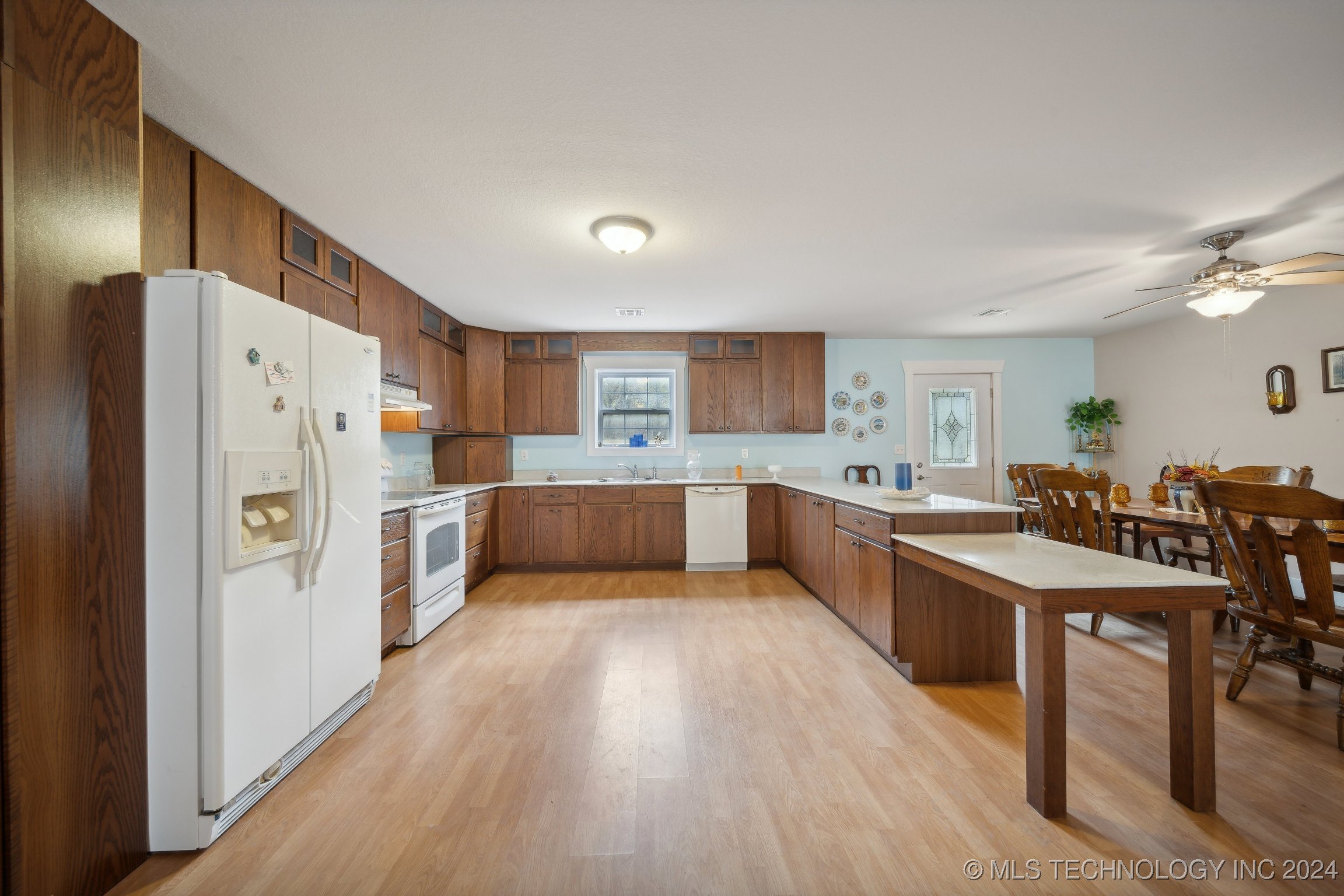 23 Lakewood Drive Property Photo 12
