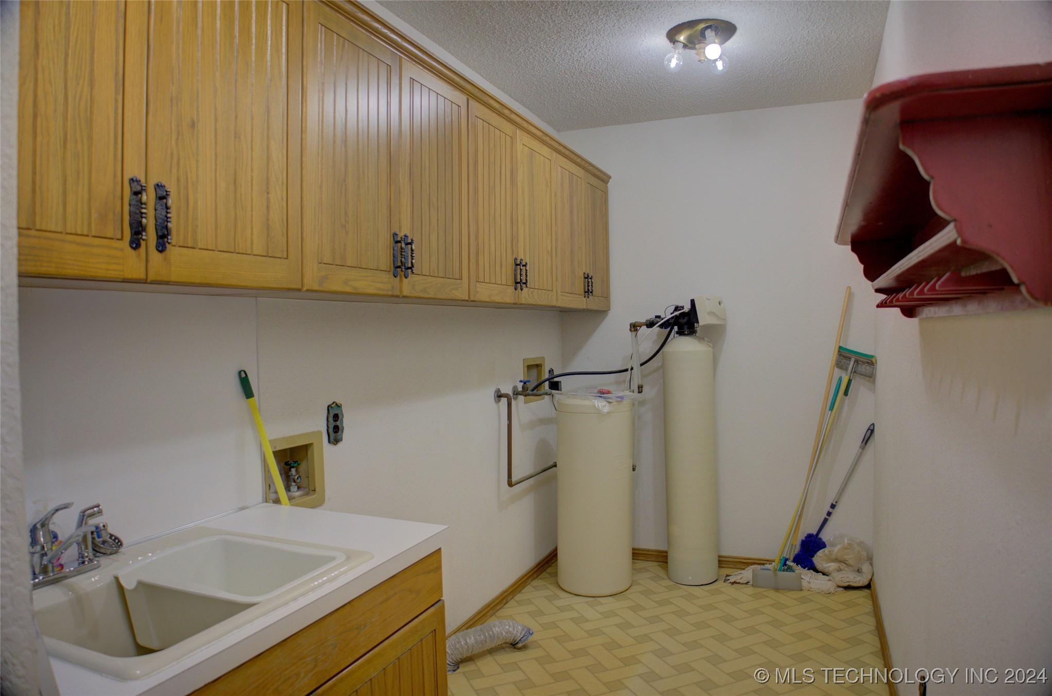 17808 S 129th East Avenue Property Photo 22