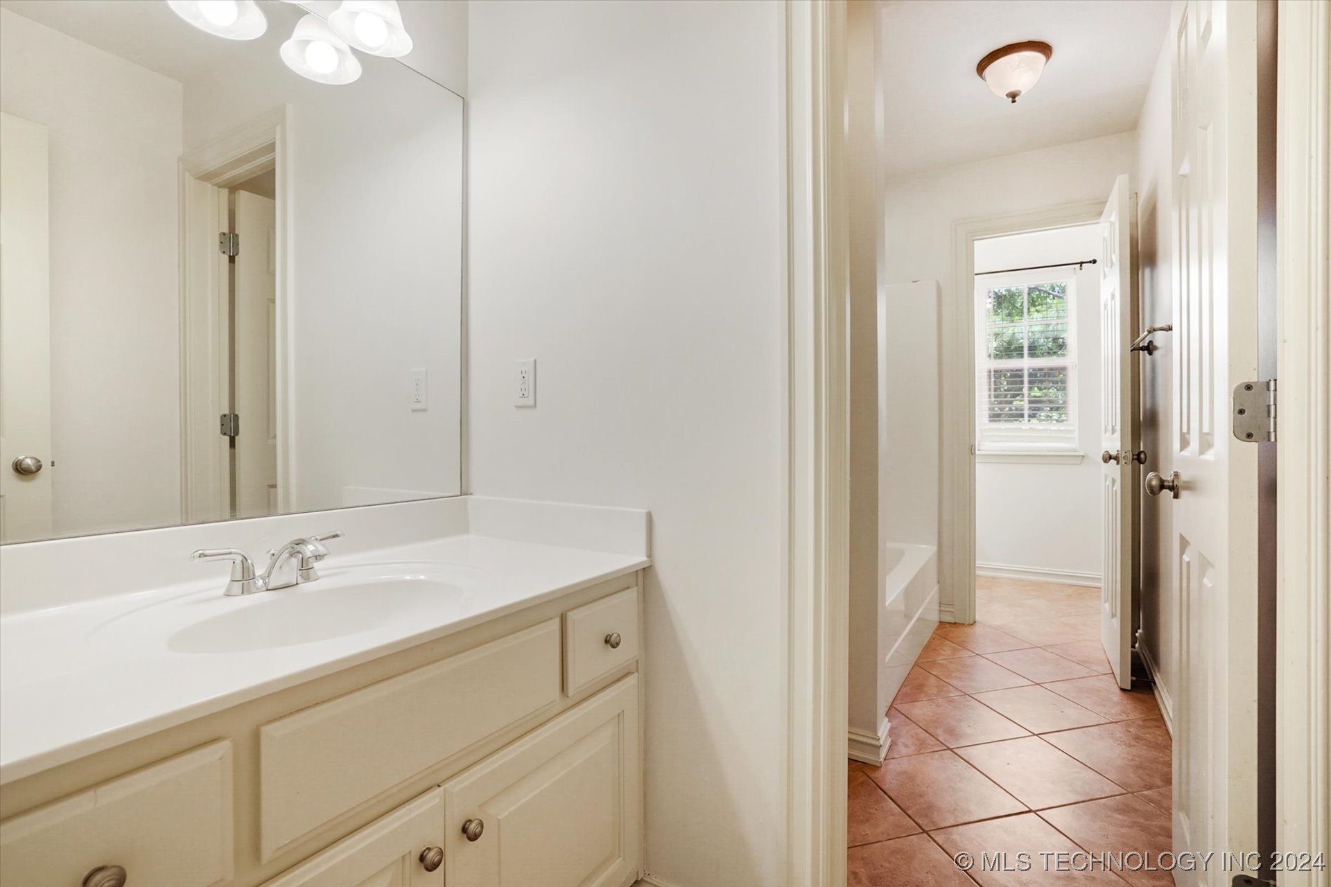 10539 S 90th East Avenue Property Photo 47