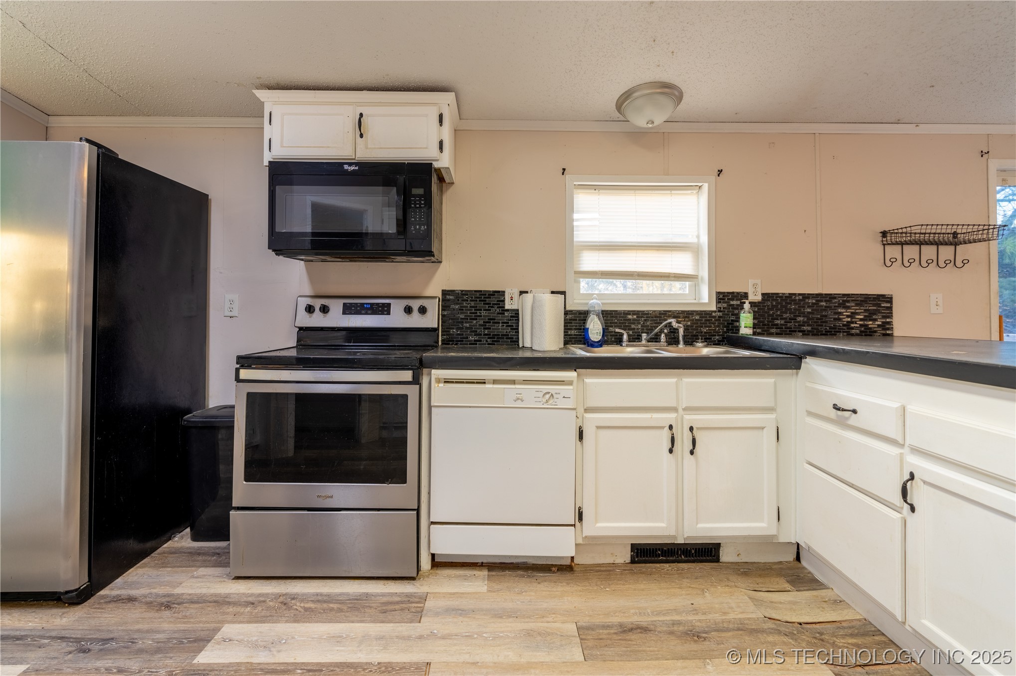 221 Cisco Road Property Photo 11