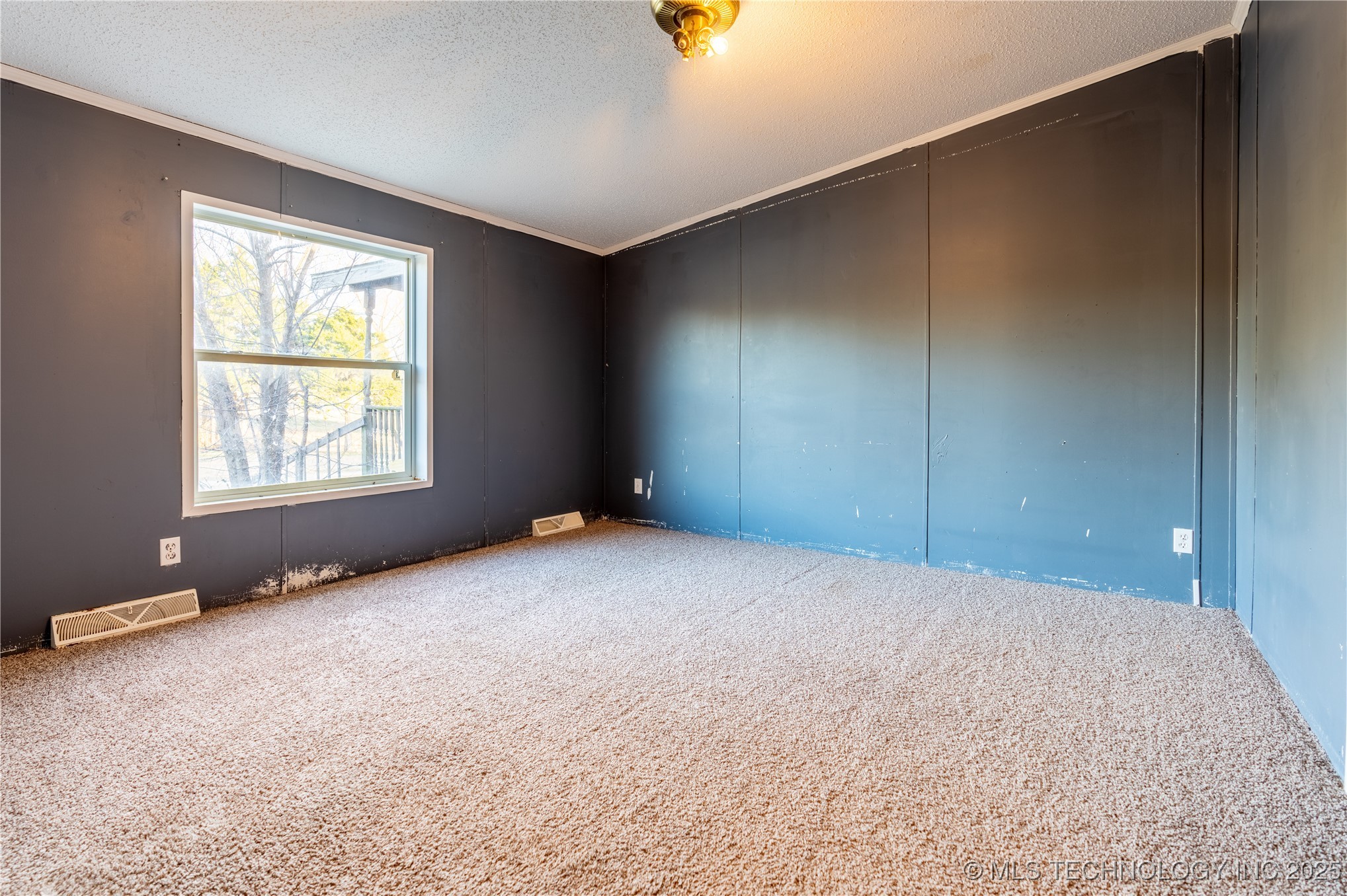 221 Cisco Road Property Photo 24