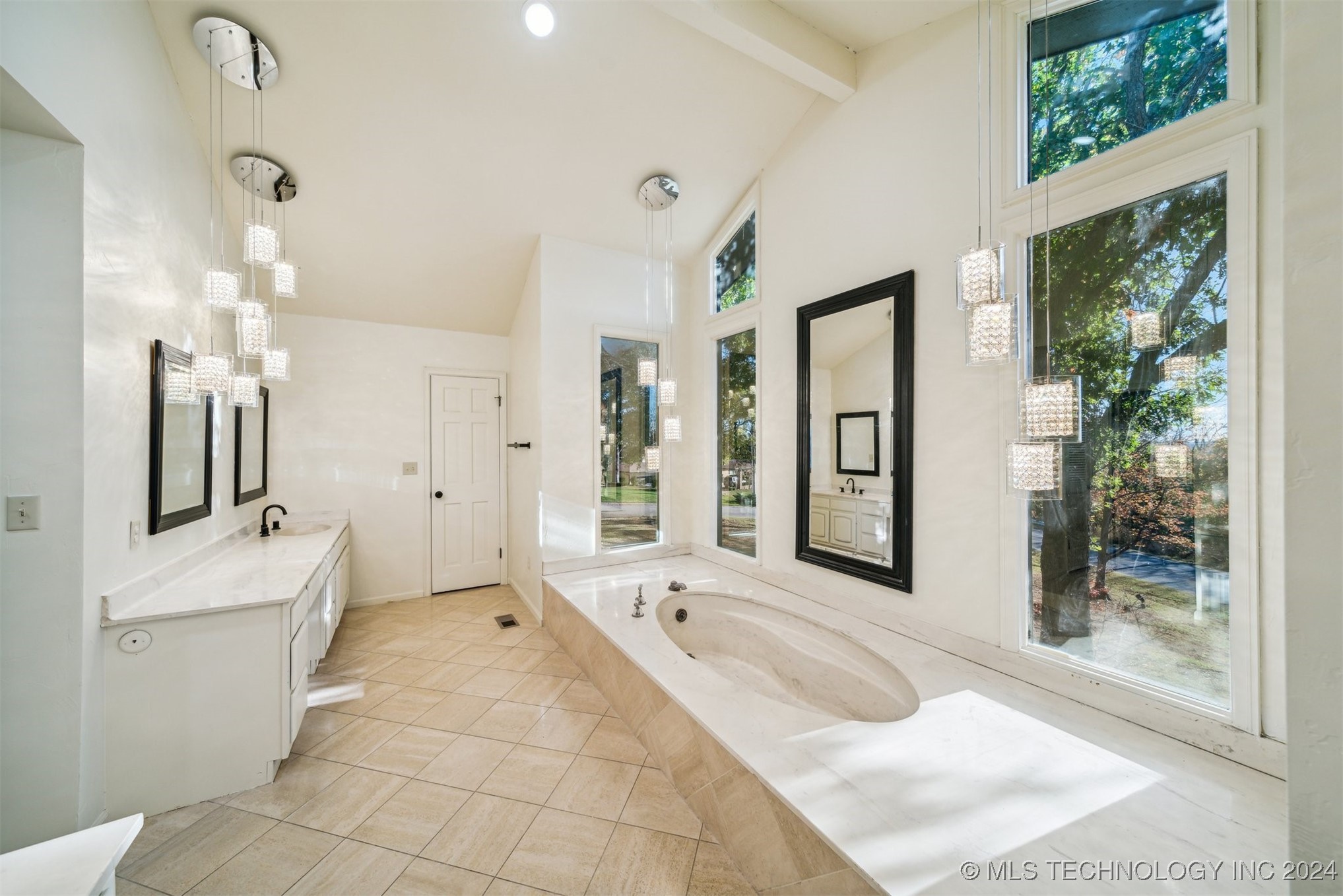 105 N Osage Ridge Drive E Property Photo 15
