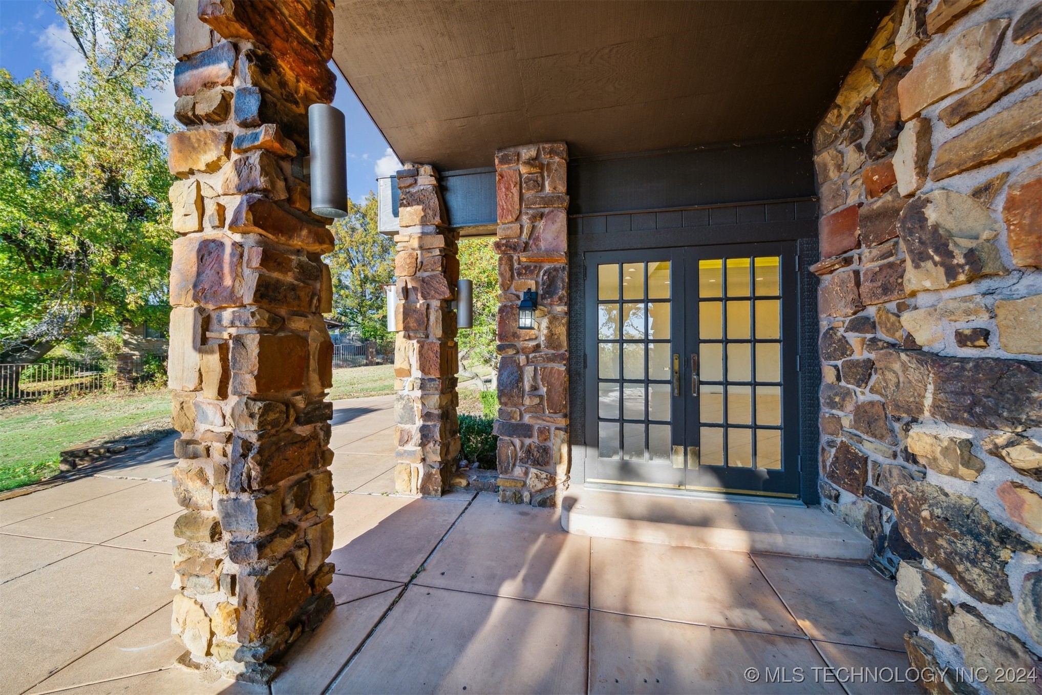 105 N Osage Ridge Drive E Property Photo 36