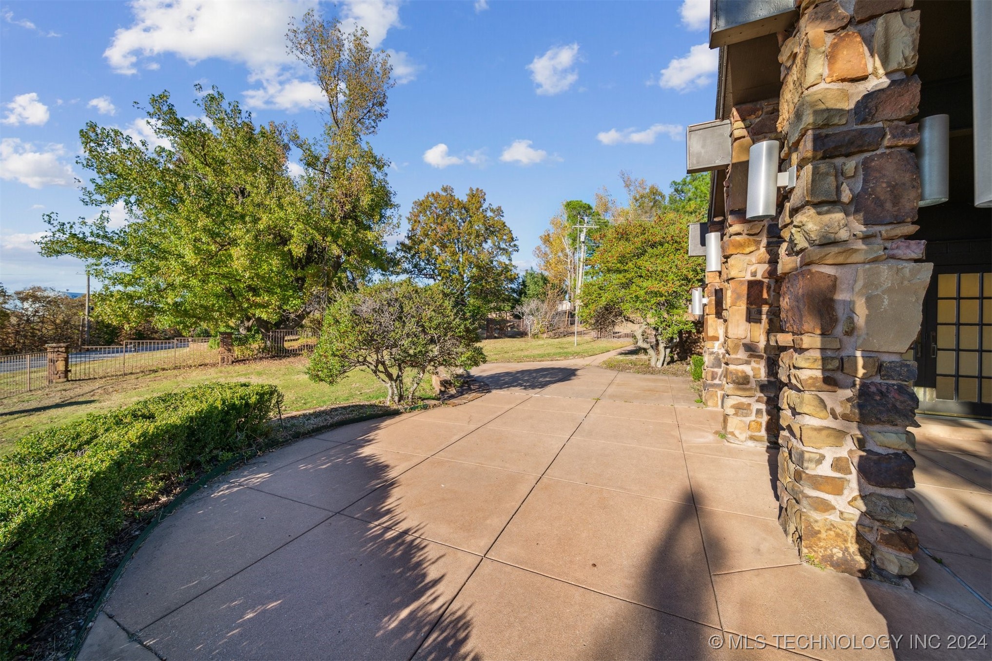 105 N Osage Ridge Drive E Property Photo 39