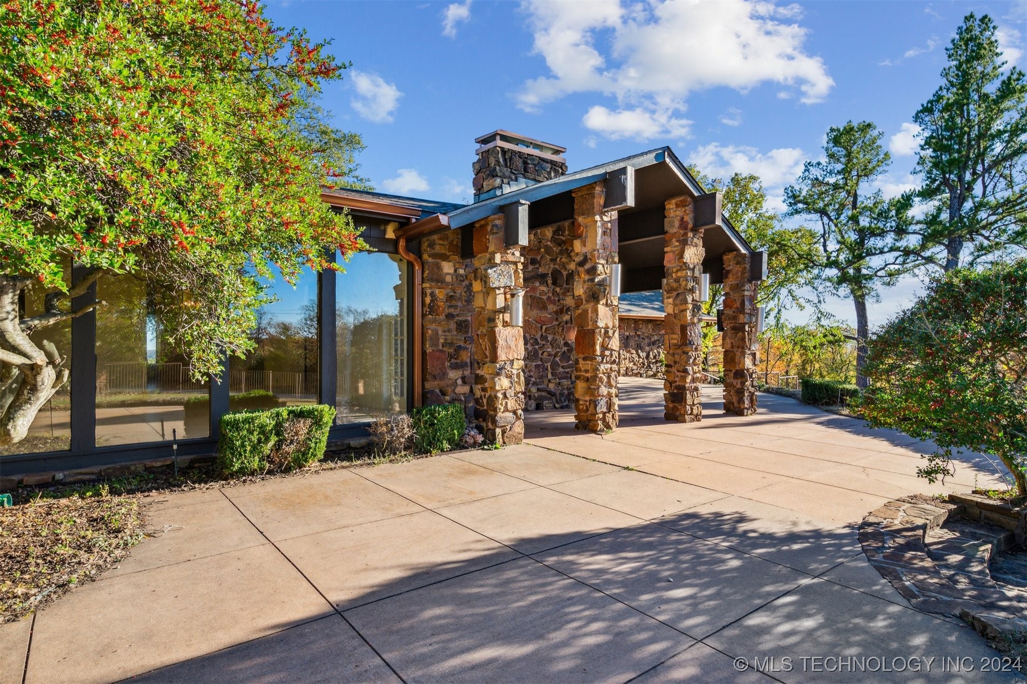 105 N Osage Ridge Drive E Property Photo 40