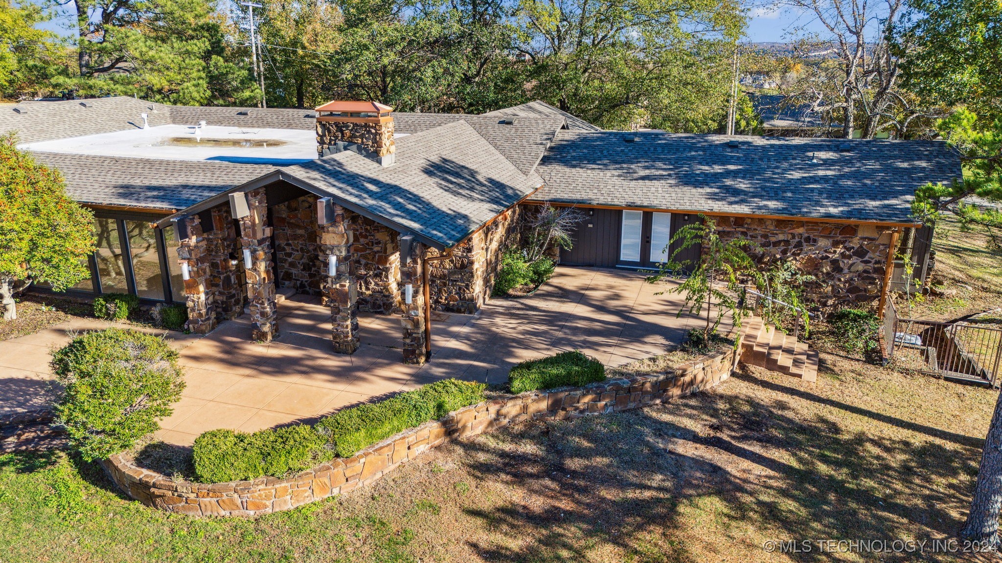 105 N Osage Ridge Drive E Property Photo 42