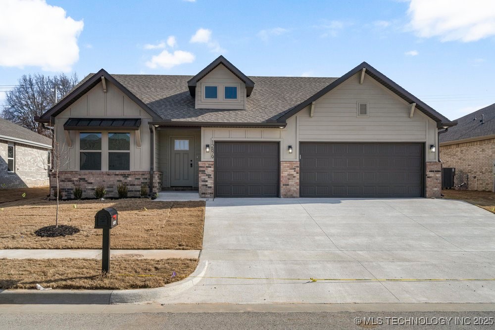12879 S 21st Place E Property Photo