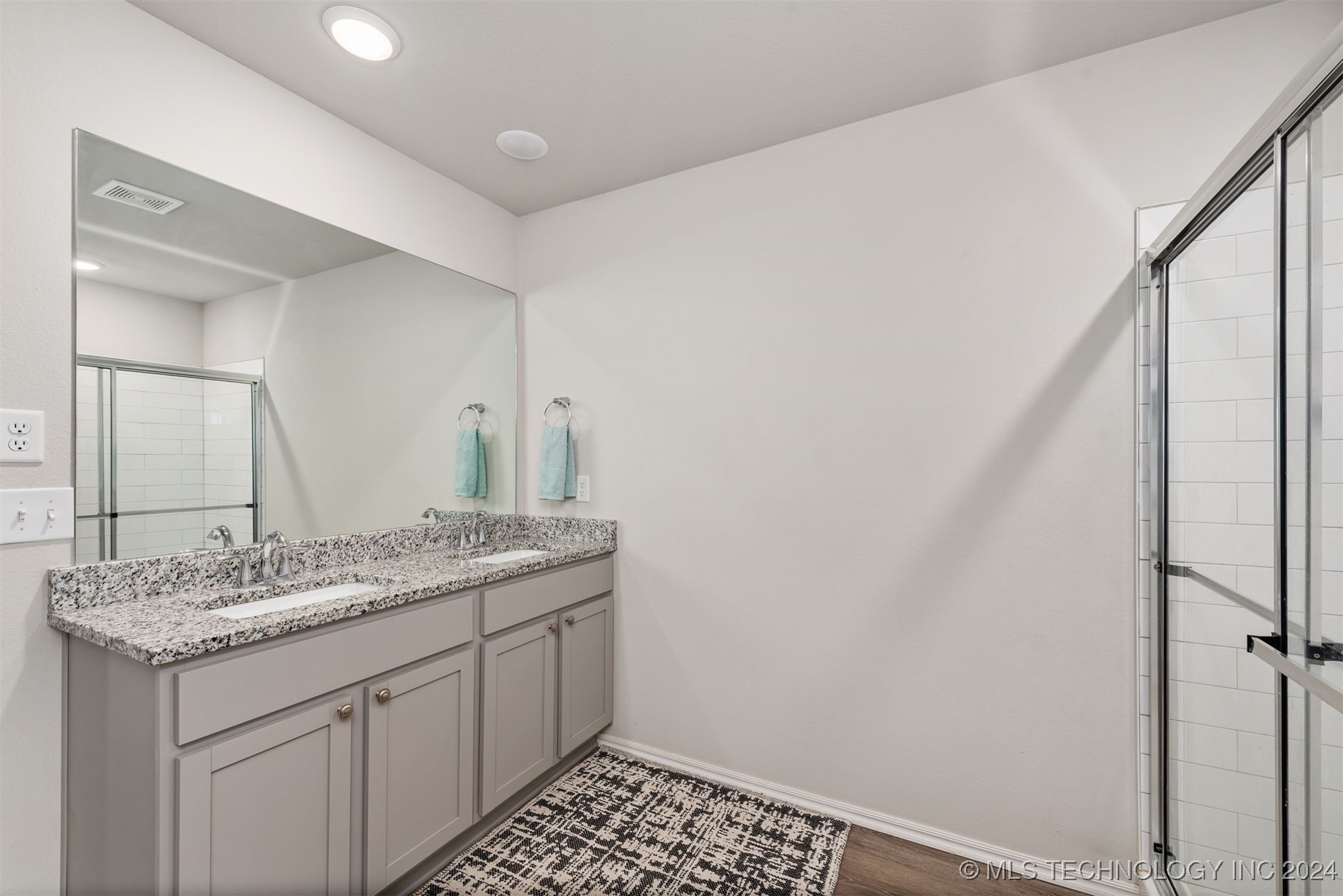 11266 S 282nd East Avenue Property Photo 16