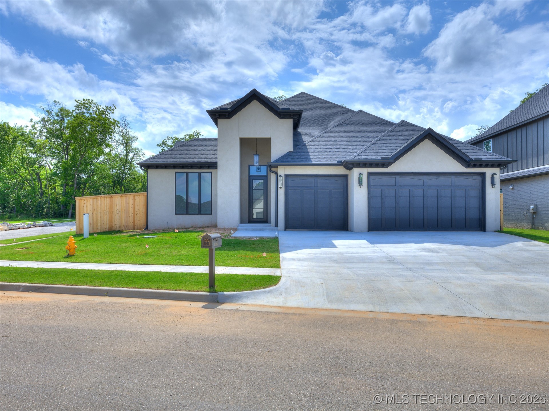 11264 S Fir Avenue W Property Photo 3