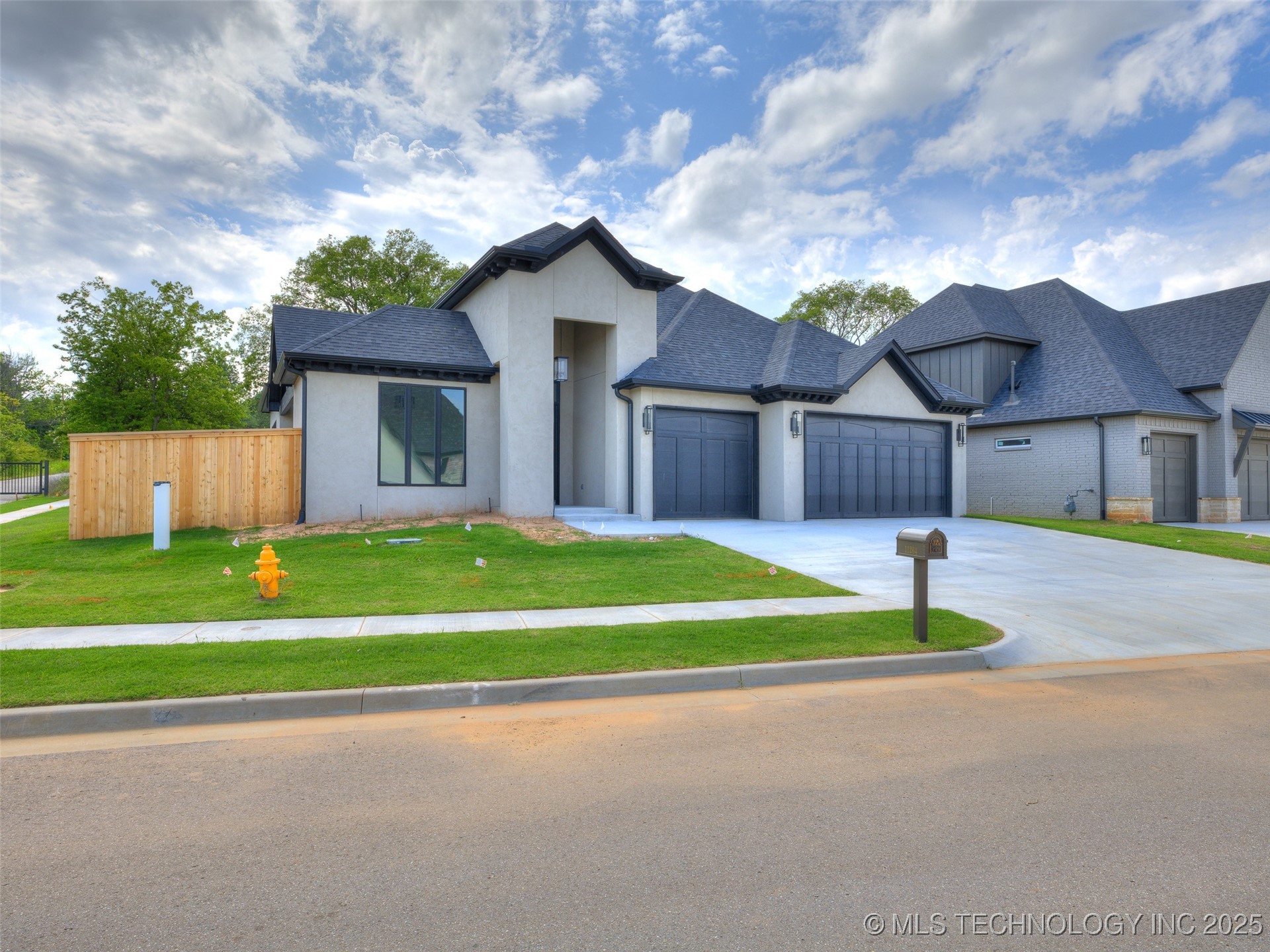 11264 S Fir Avenue W Property Photo 4