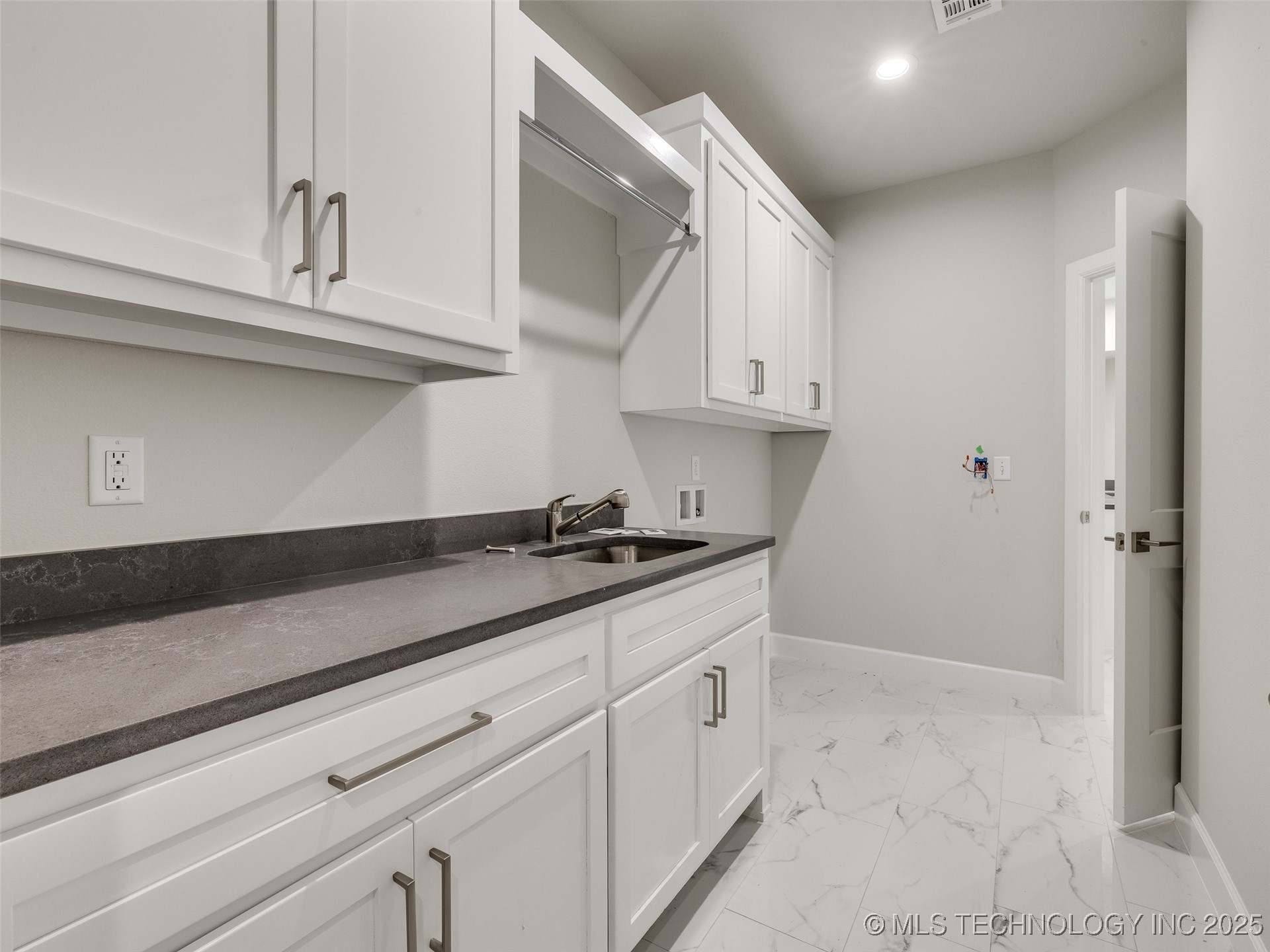 11264 S Fir Avenue W Property Photo 28