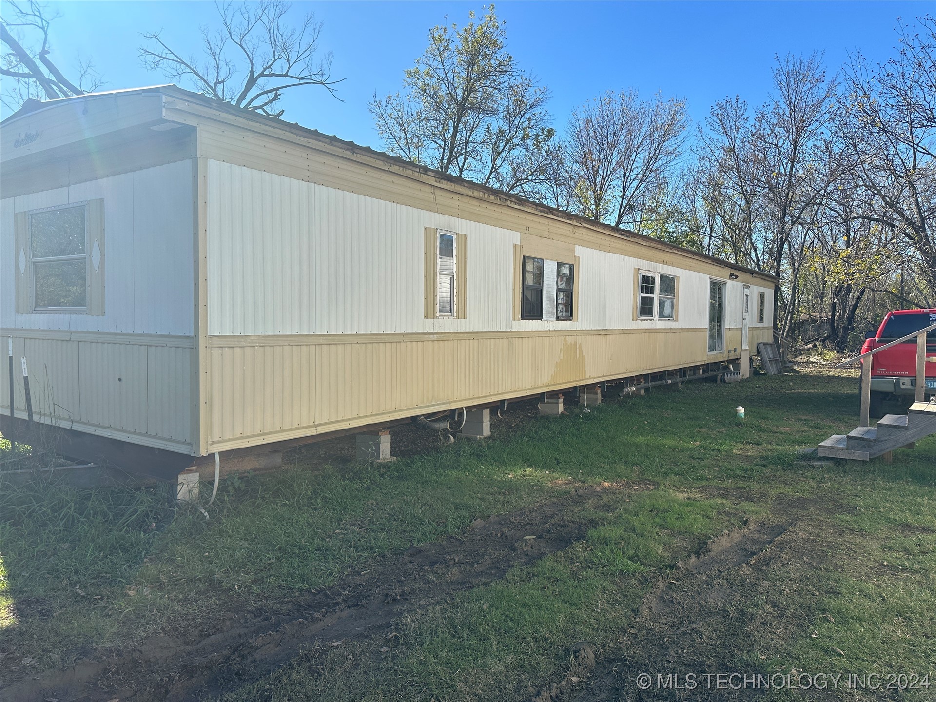614 Hughes Property Photo 4