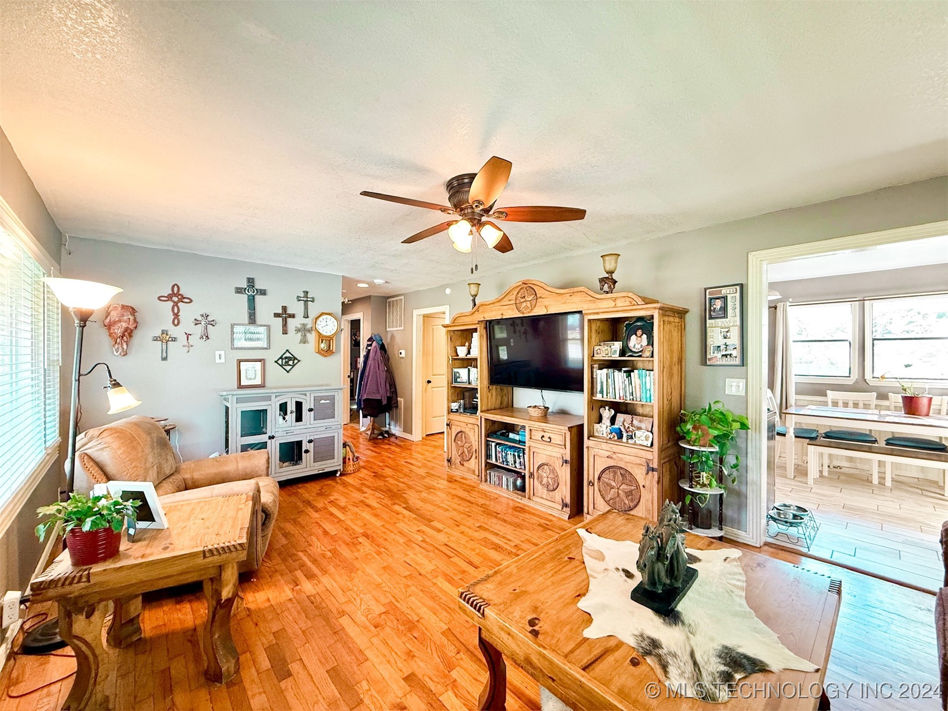 1306 E Comanche Avenue Property Photo 7