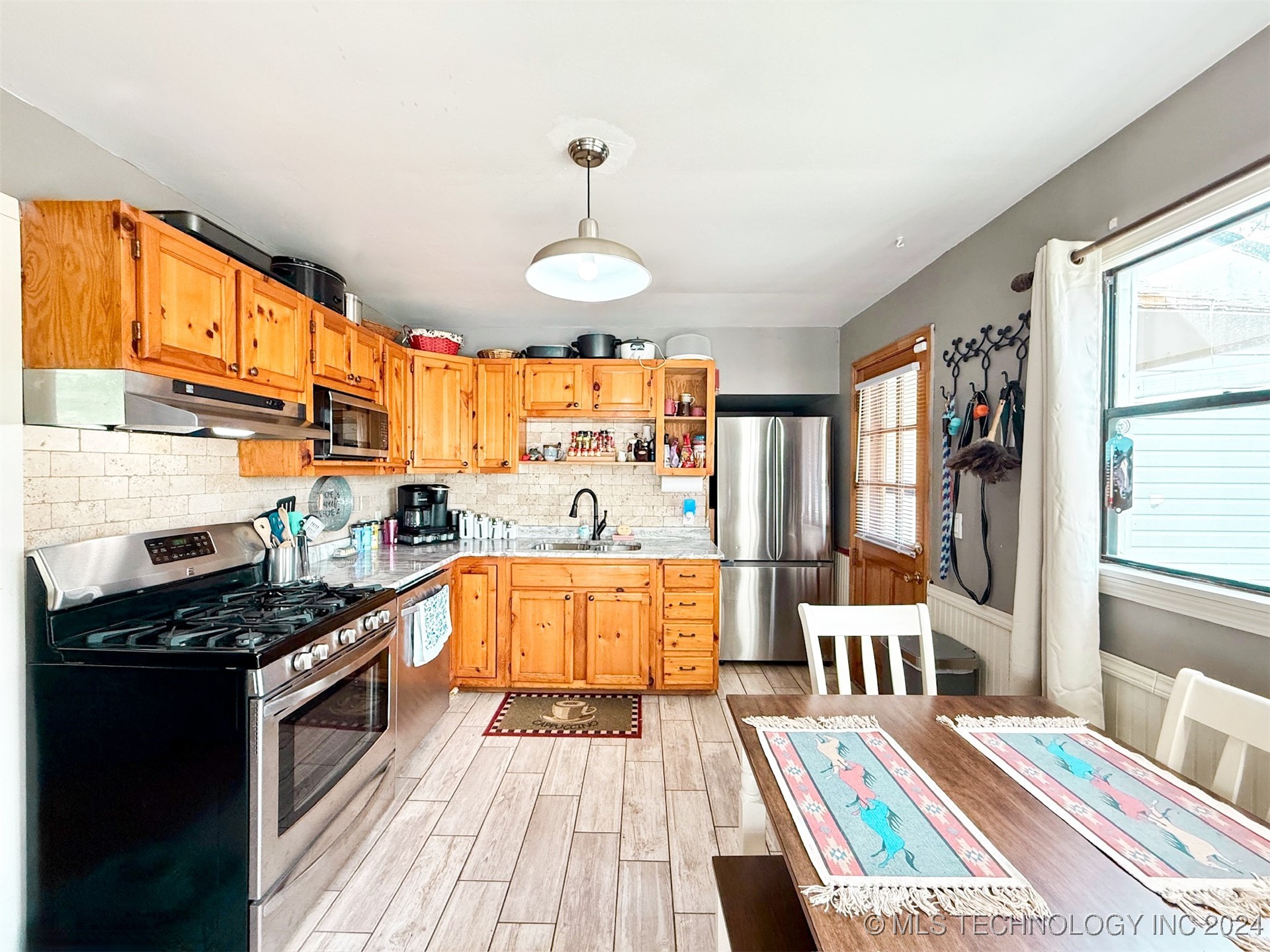1306 E Comanche Avenue Property Photo 10