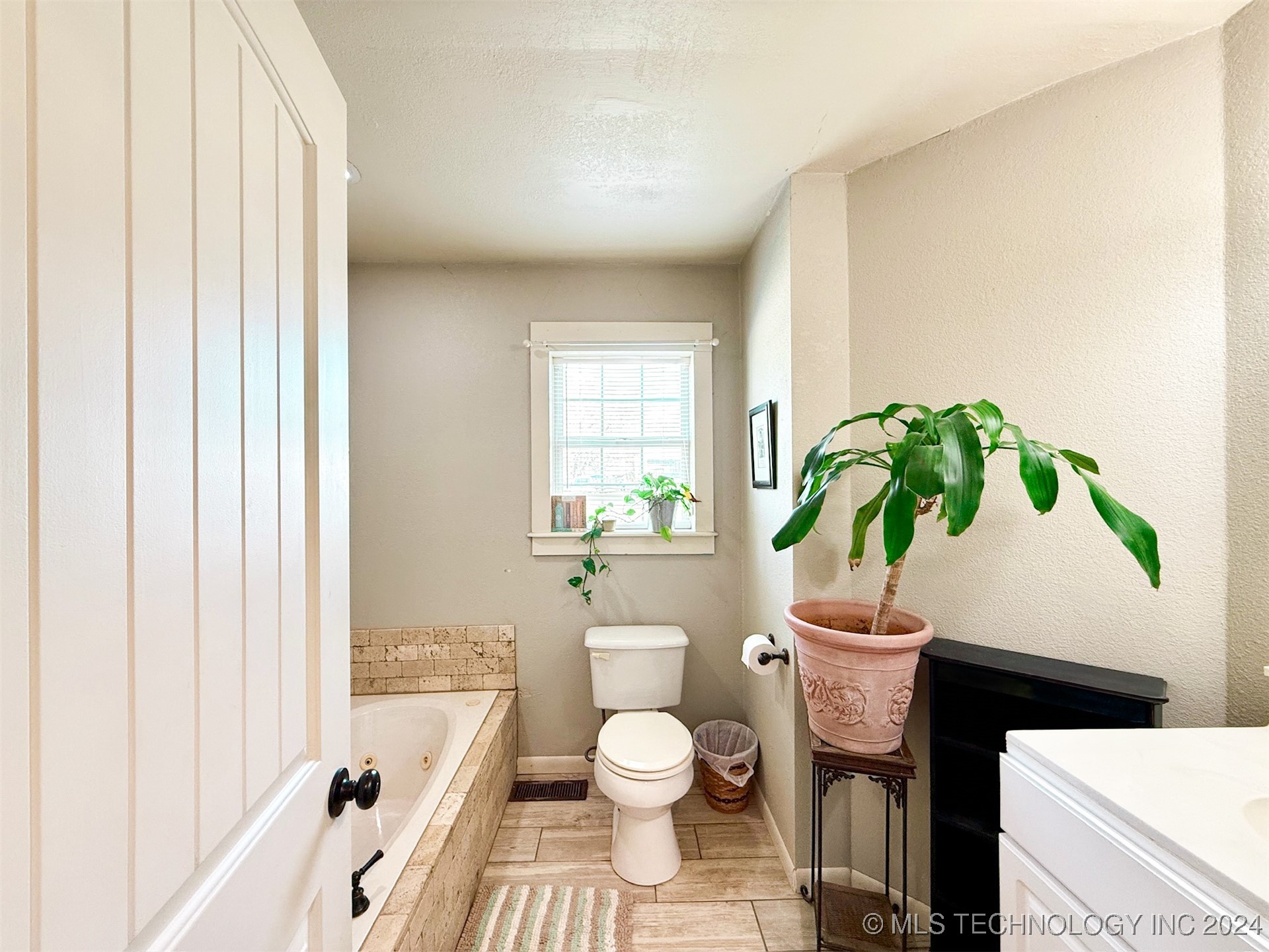 1306 E Comanche Avenue Property Photo 17