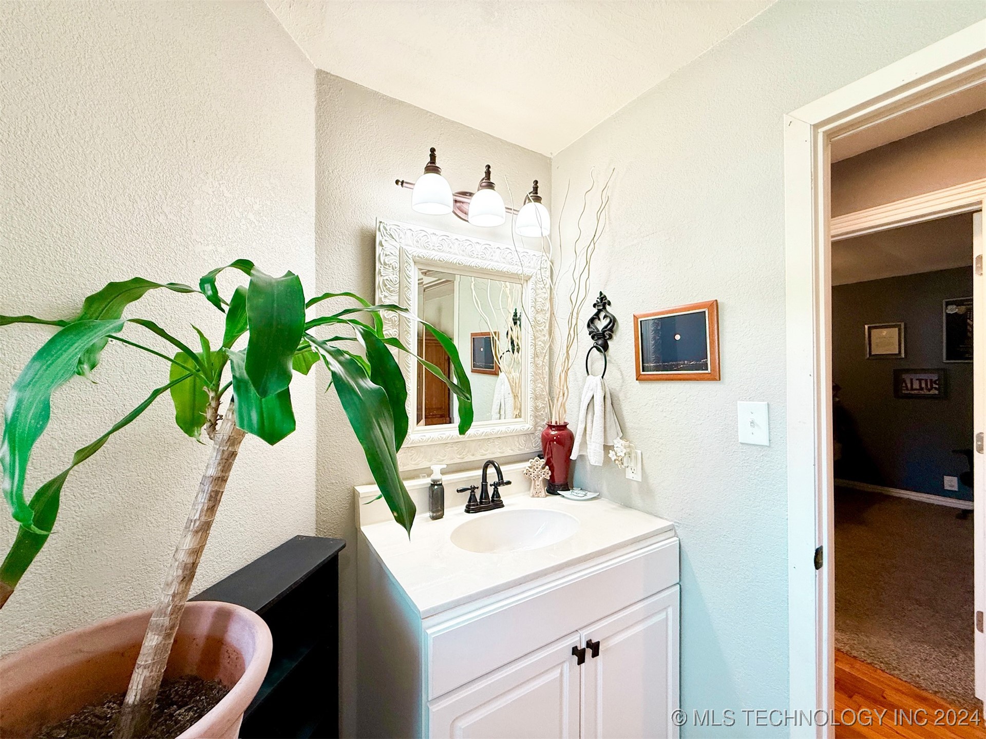 1306 E Comanche Avenue Property Photo 19